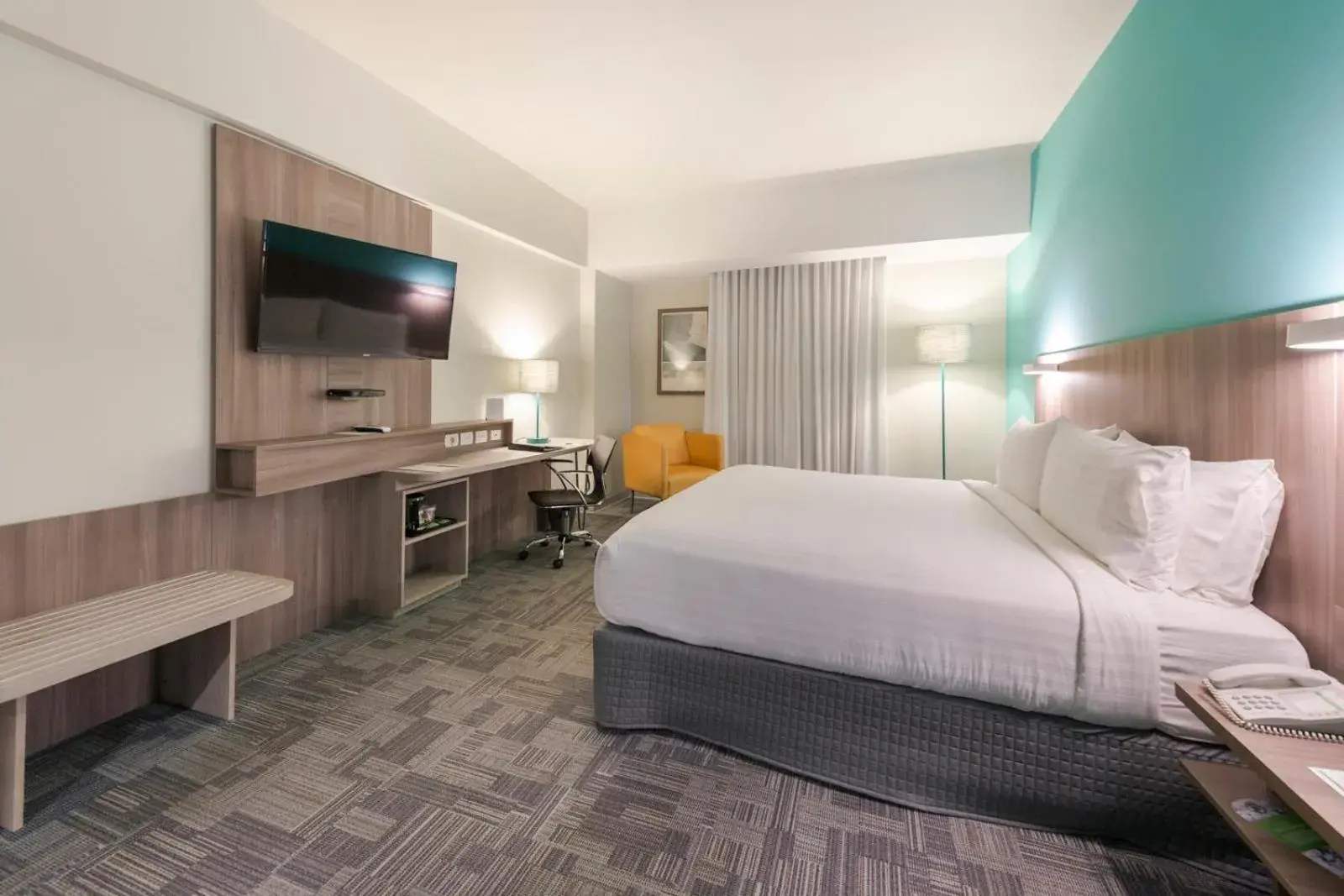 Standard King Room with City View in Holiday Inn - Lima Airport by IHG Standard King Room with City View in Holiday Inn - Lima Airport by IHG