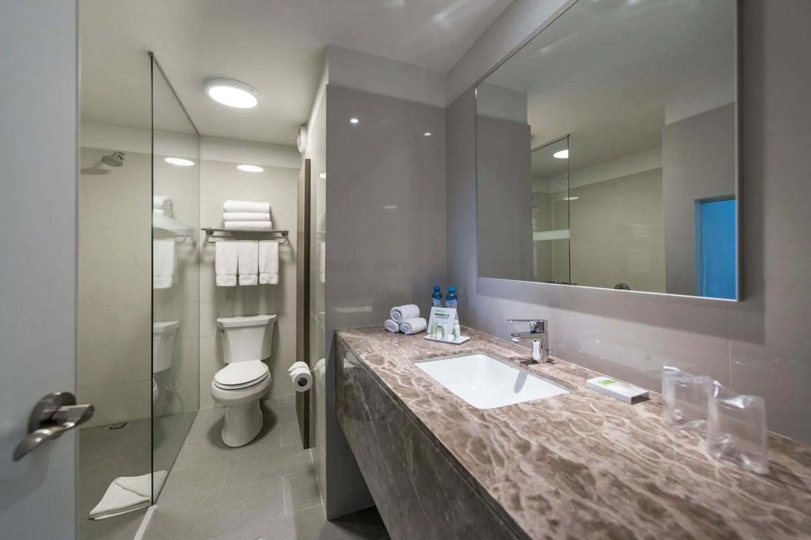 Shower in Holiday Inn - Lima Airport by IHG