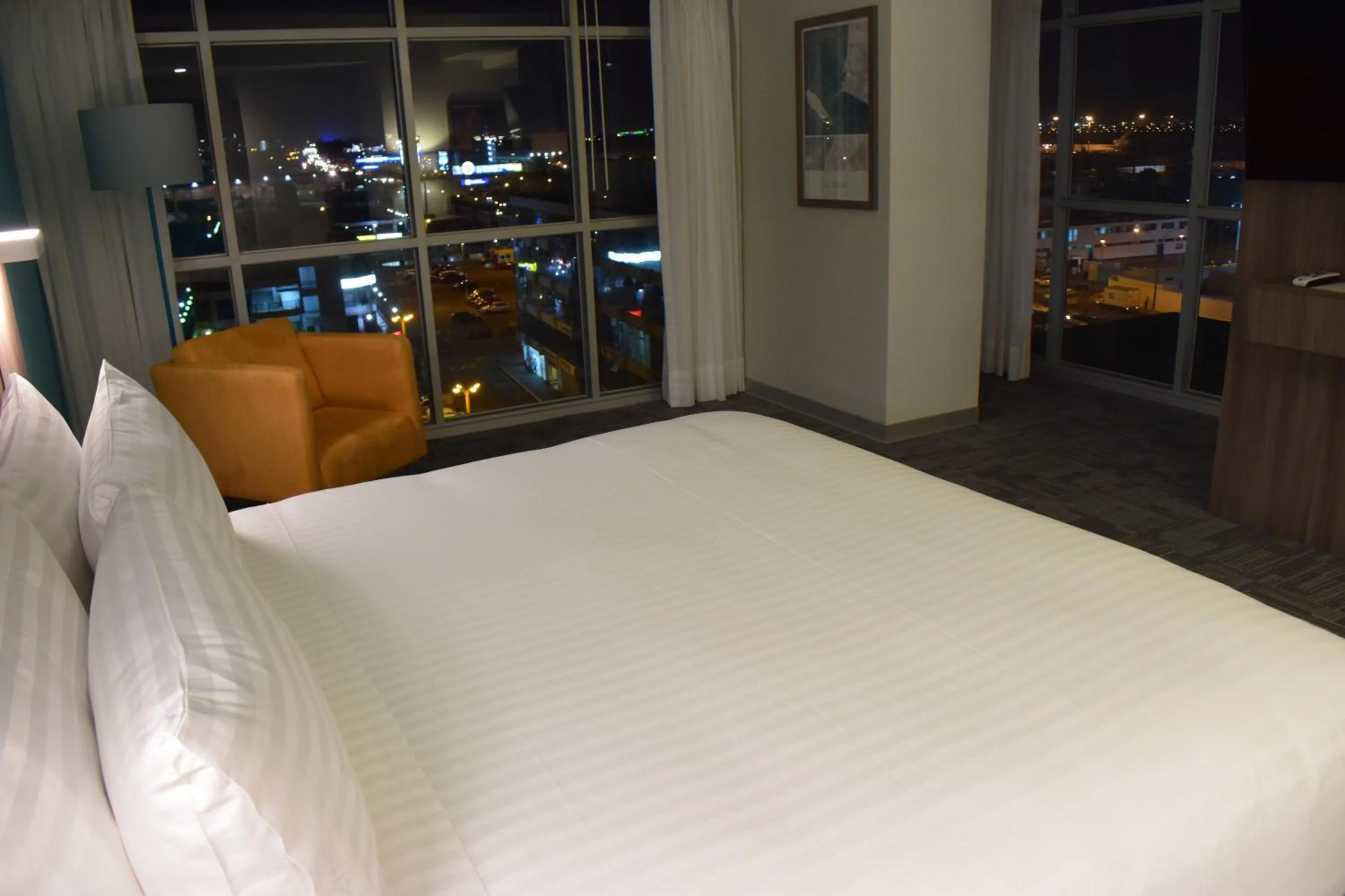 Photo of the whole room, Bed in Holiday Inn - Lima Airport by IHG