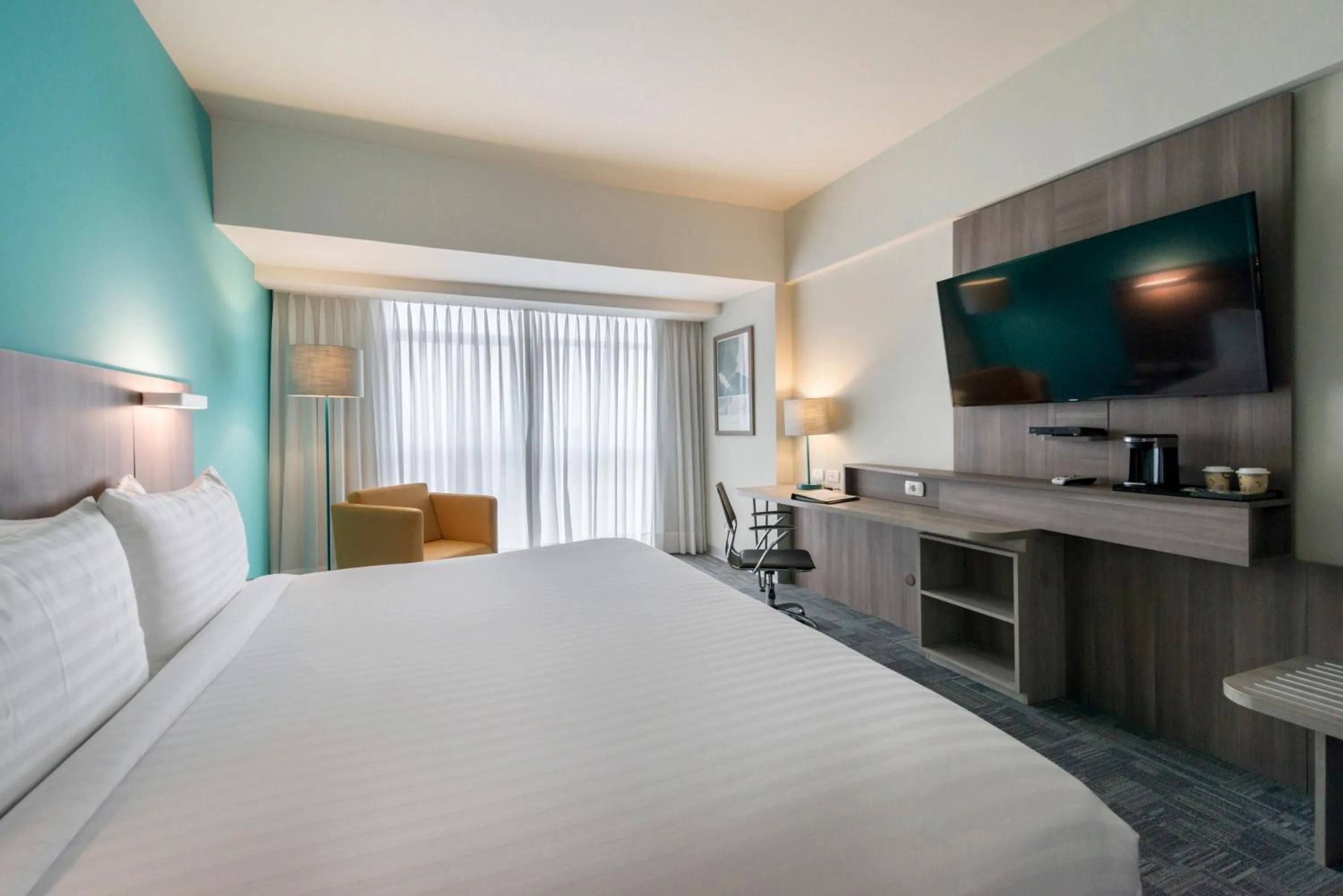 Photo of the whole room, Bed in Holiday Inn - Lima Airport by IHG