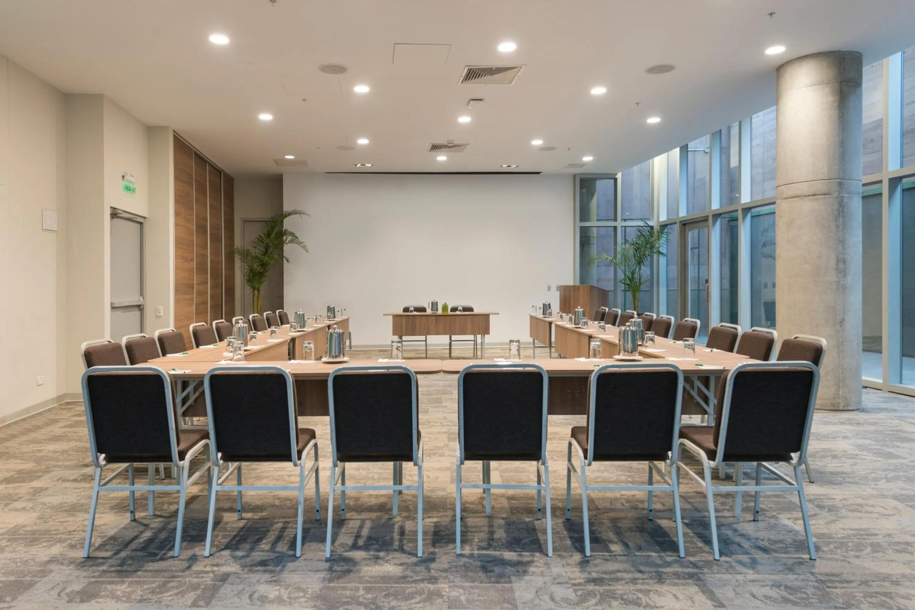Meeting/conference room in Holiday Inn - Lima Airport by IHG