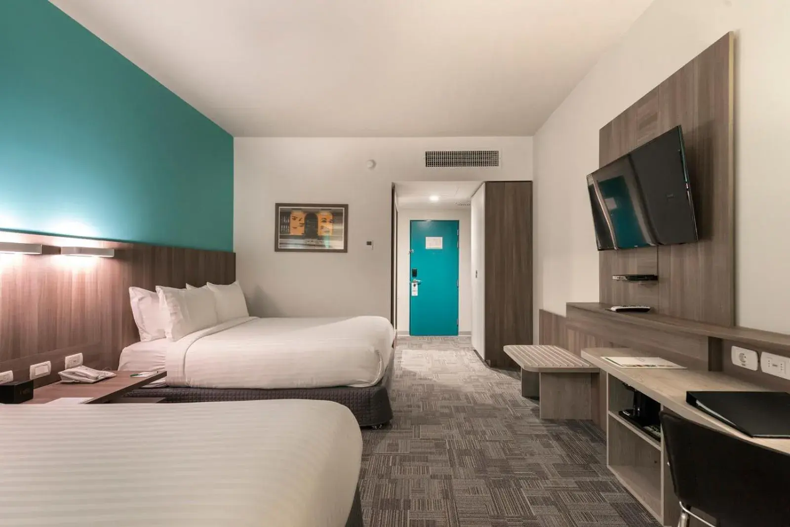 Standard Room with Two Queen Beds - single occupancy in Holiday Inn - Lima Airport by IHG Standard Room with Two Queen Beds - single occupancy in Holiday Inn - Lima Airport by IHG