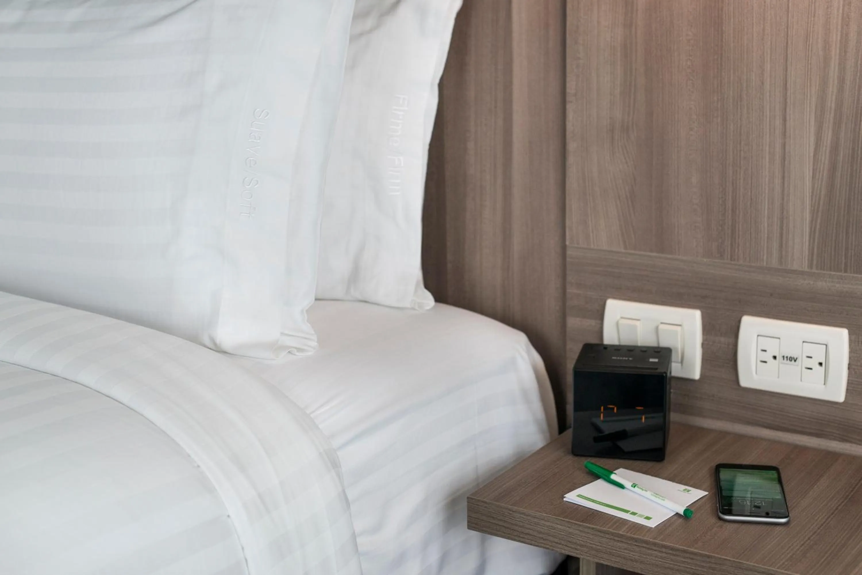 Lobby or reception, Bed in Holiday Inn - Lima Airport by IHG