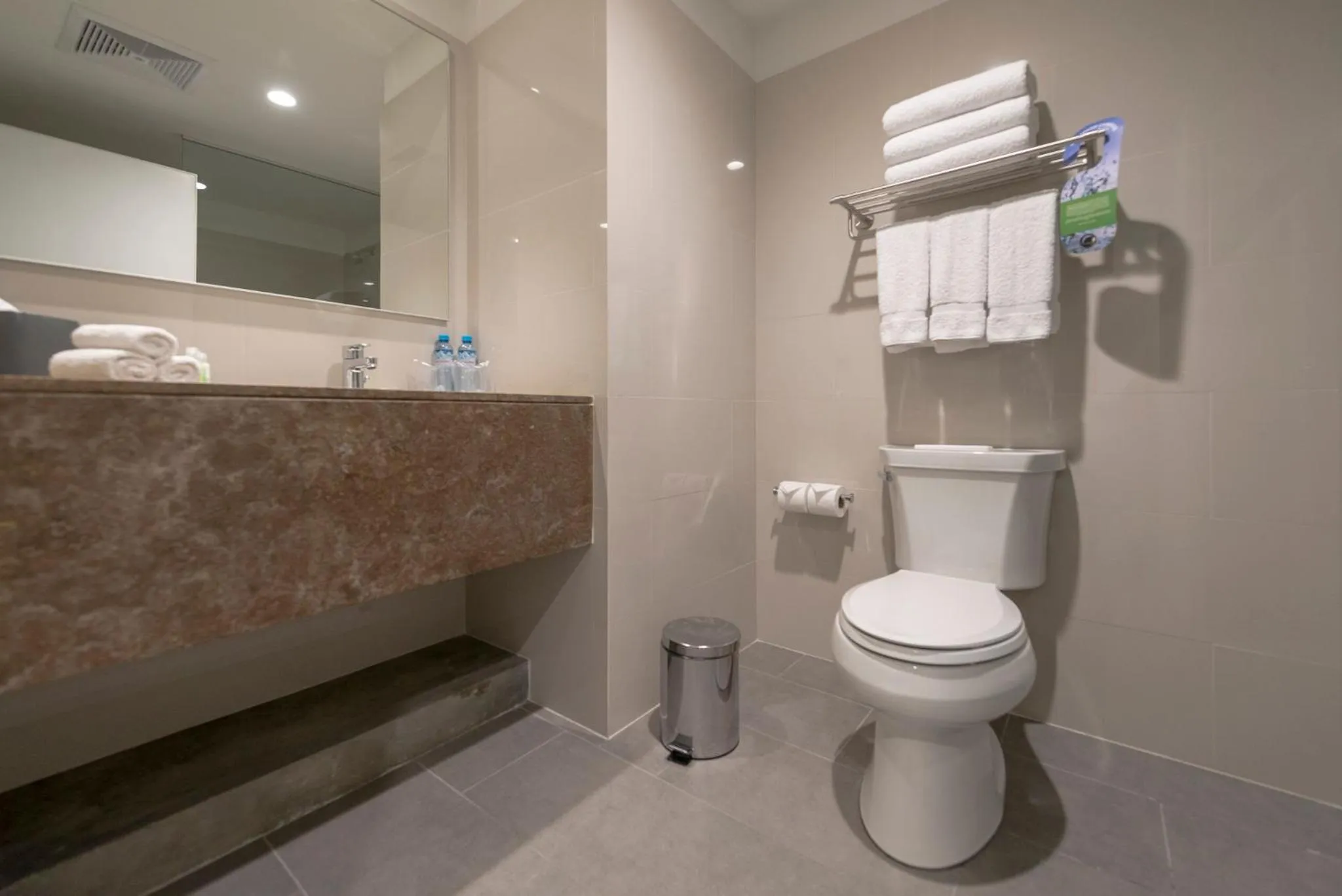 Photo of the whole room in Holiday Inn - Lima Airport by IHG