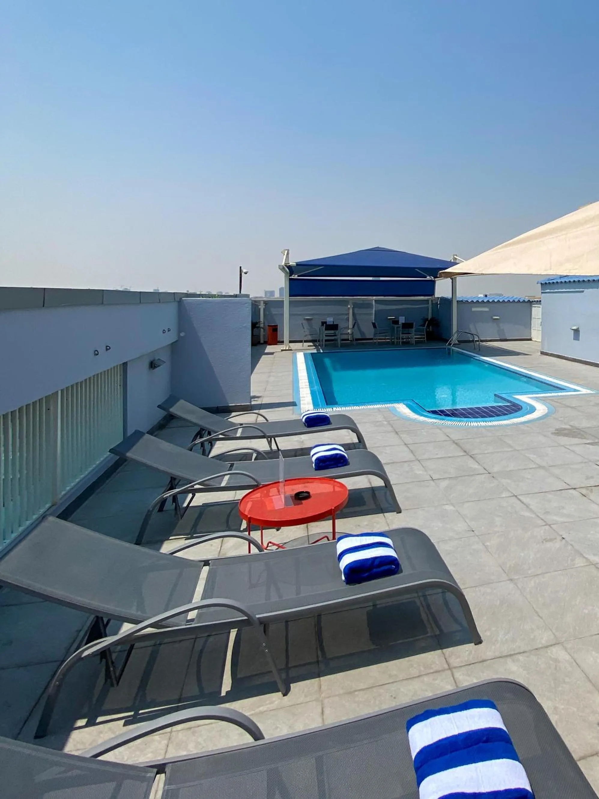 Swimming pool in Imperial Suites Hotel