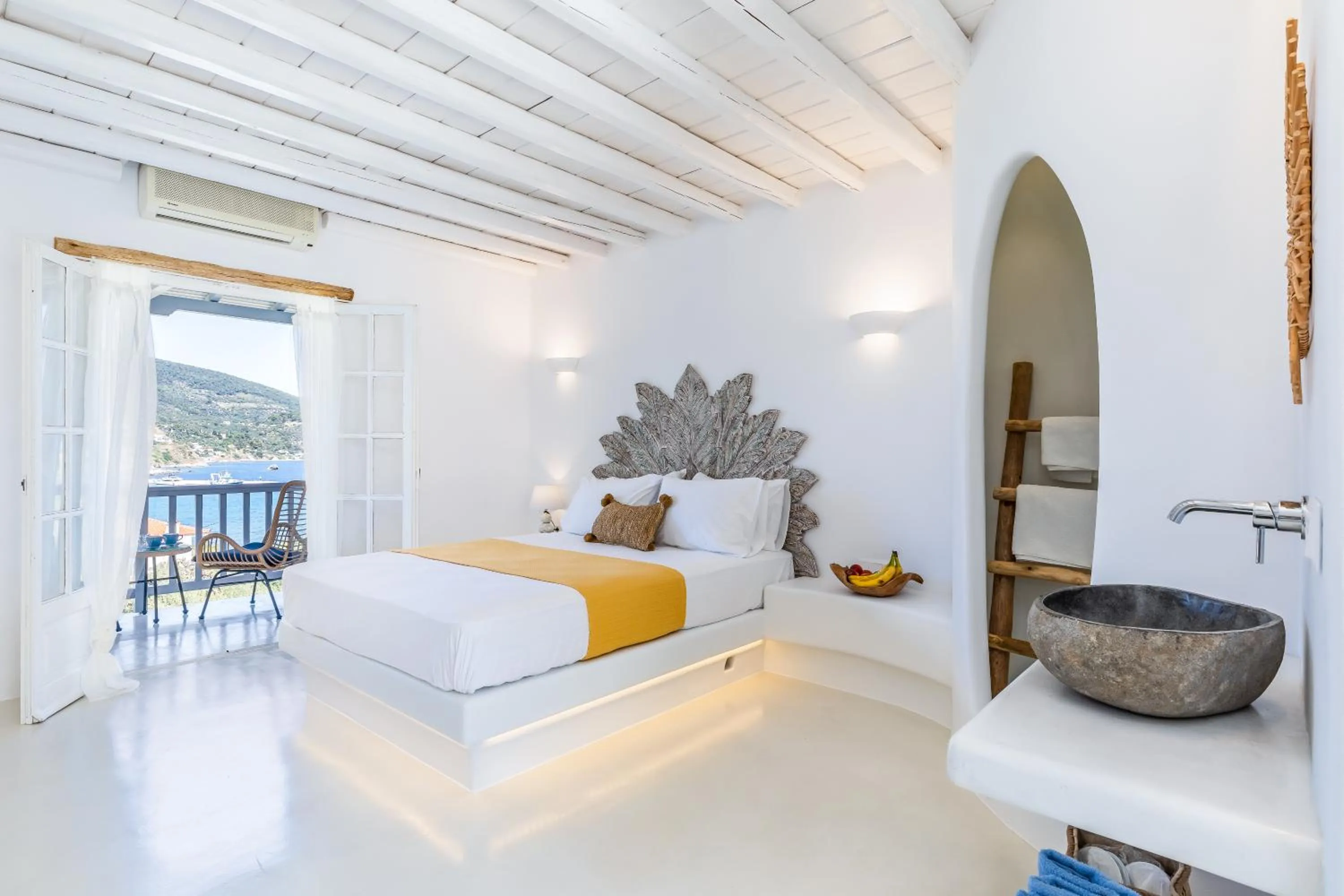 Bed in Evlalia Studios & Villas