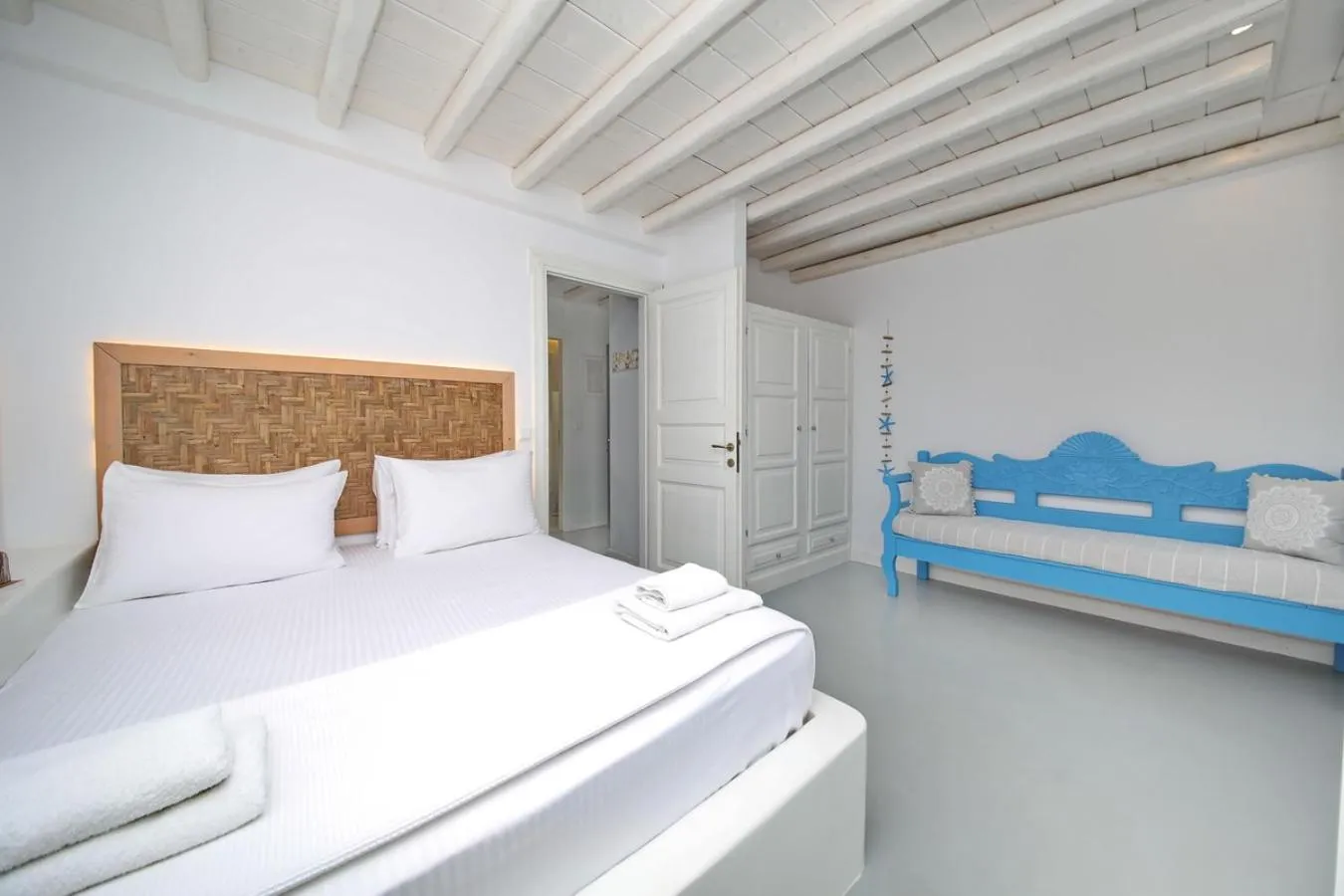 Bed in Evlalia Studios & Villas