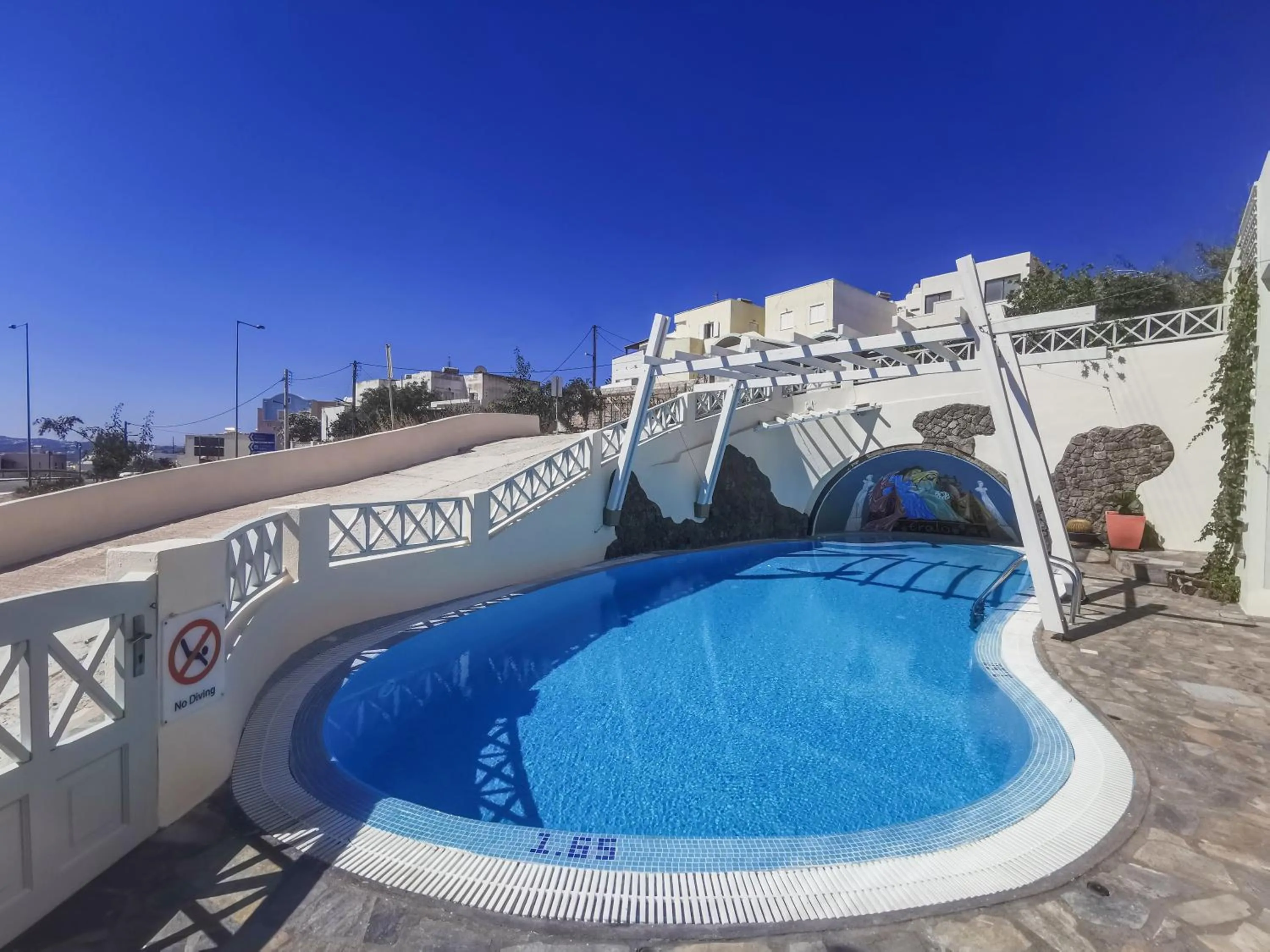 Erato Apartments