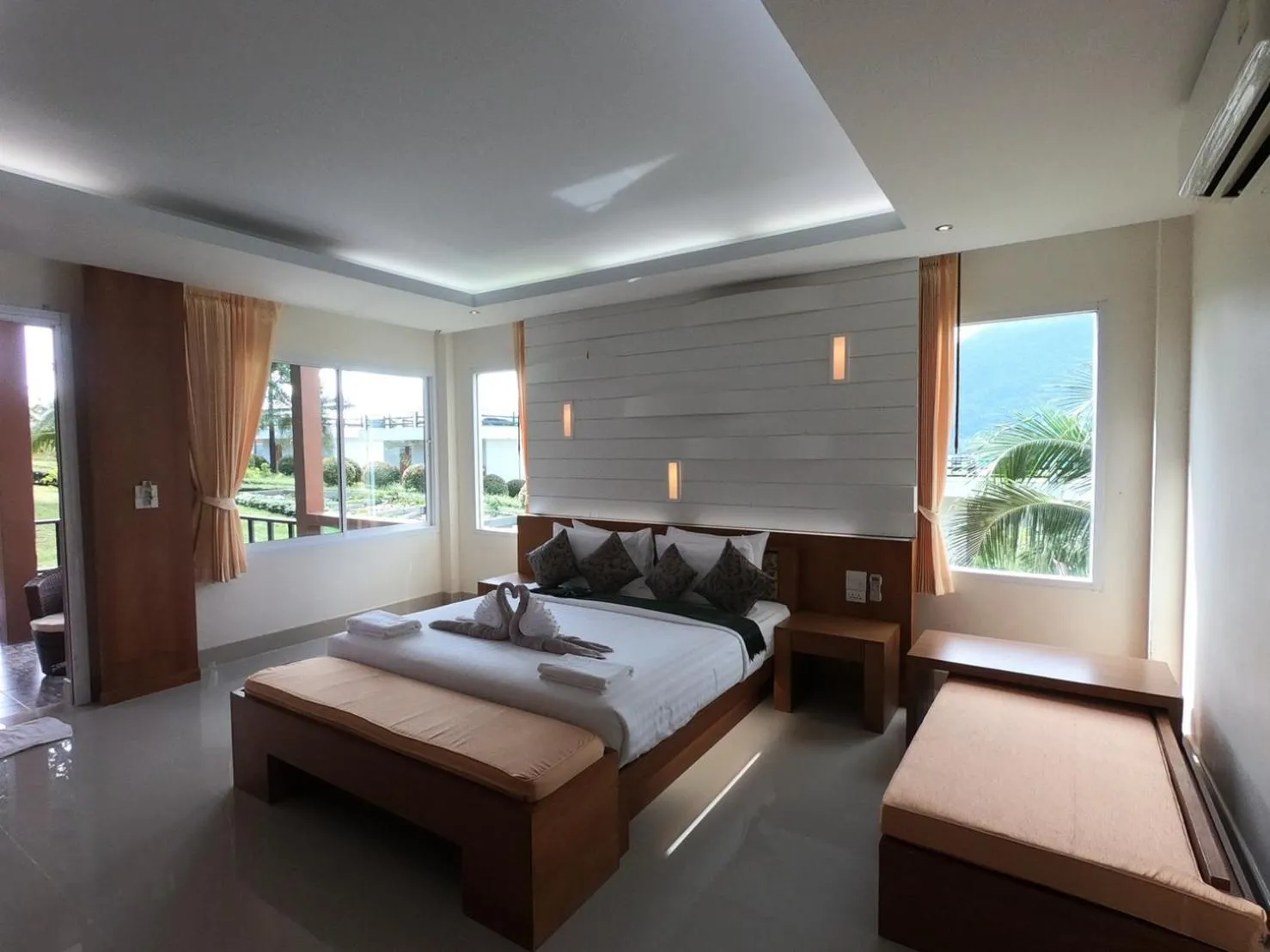 Bed in Mountain Resort Koh Lipe