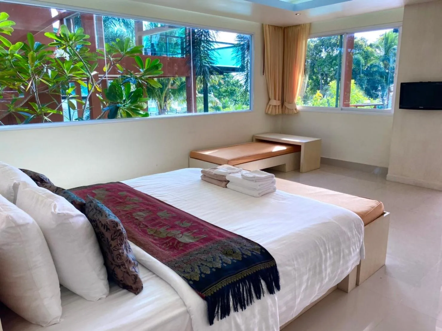 Bed in Mountain Resort Koh Lipe