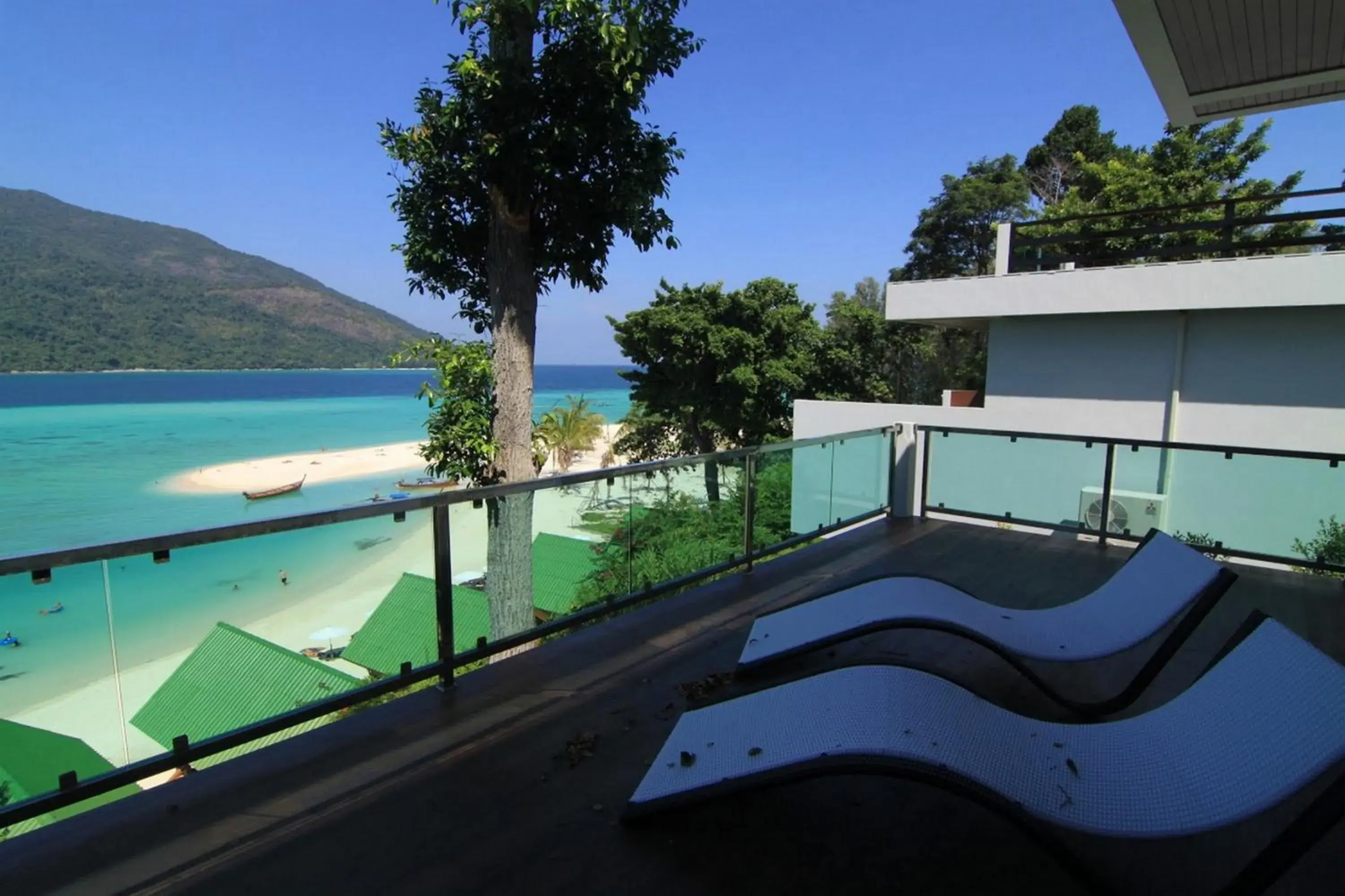 Facade/entrance in Mountain Resort Koh Lipe Facade/entrance in Mountain Resort Koh Lipe