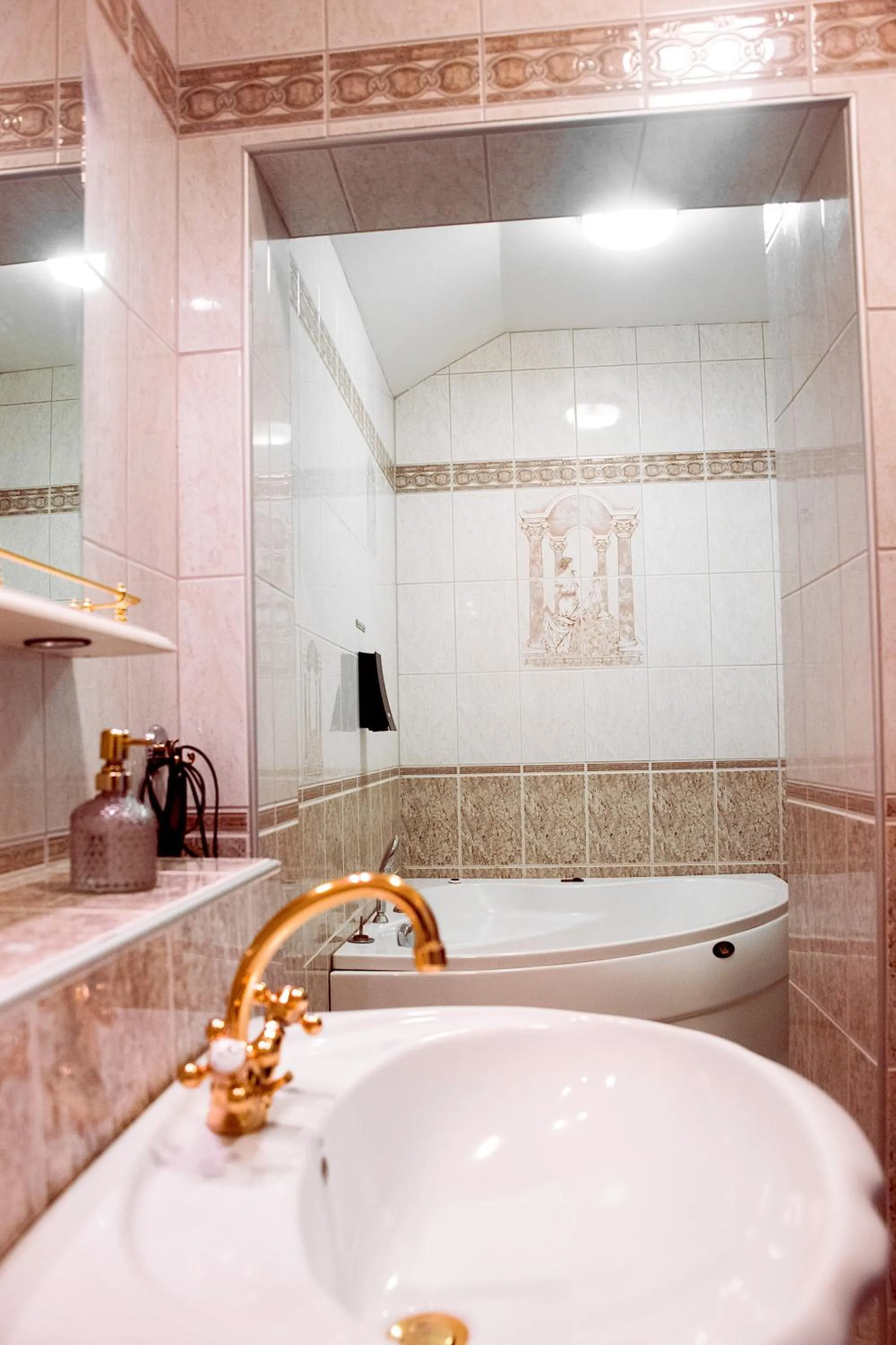 Hot Spring Bath in Hotell Vaxblekaregården