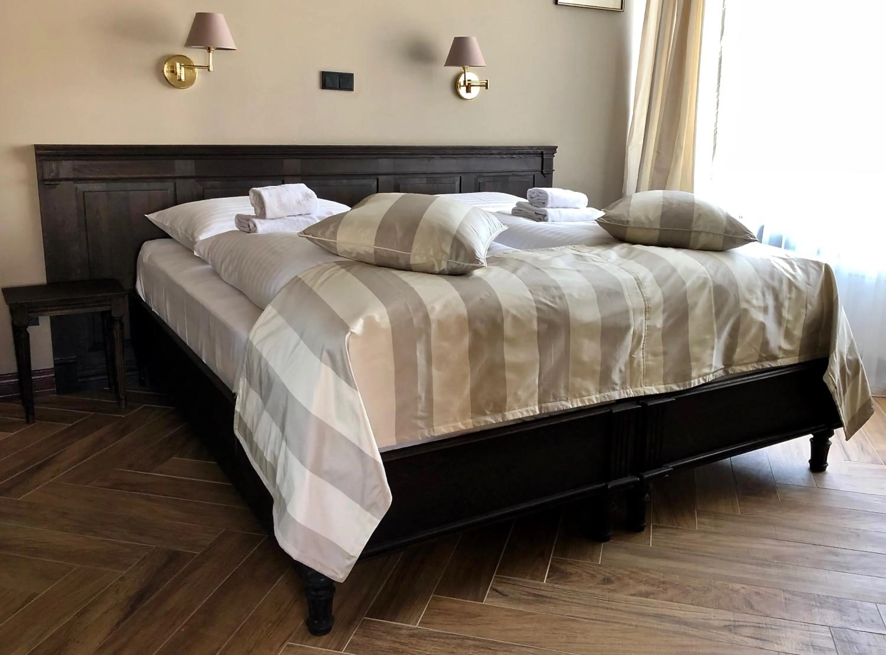 Bed in Merite Hotels Hamburg Altona GmbH