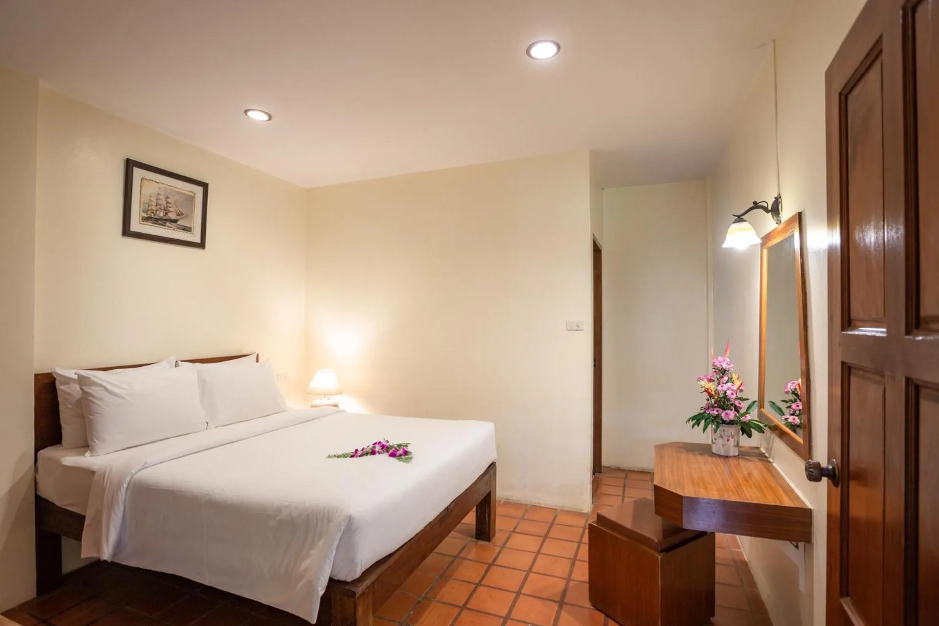 Bed in Bangtao Village Resort - SHA