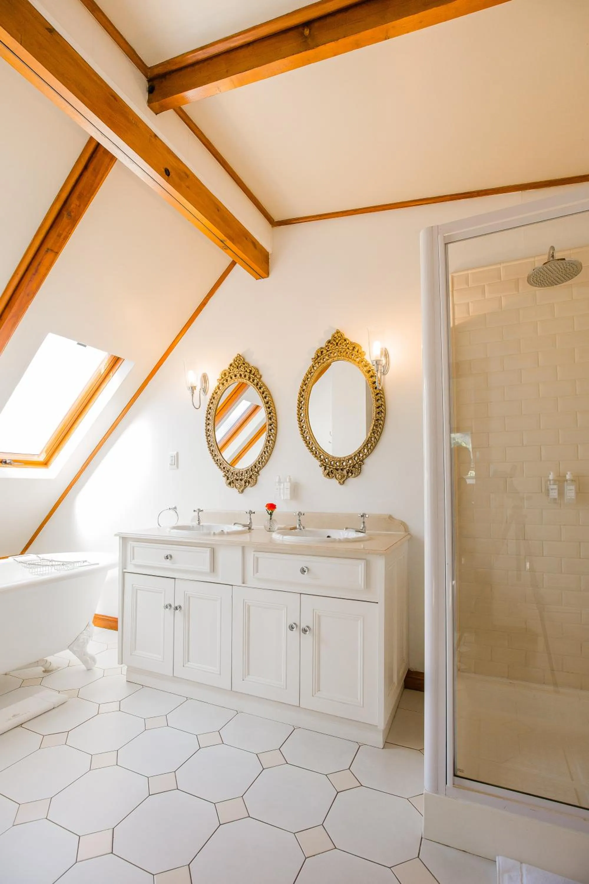 Bathroom in Roosenwijn Guesthouse