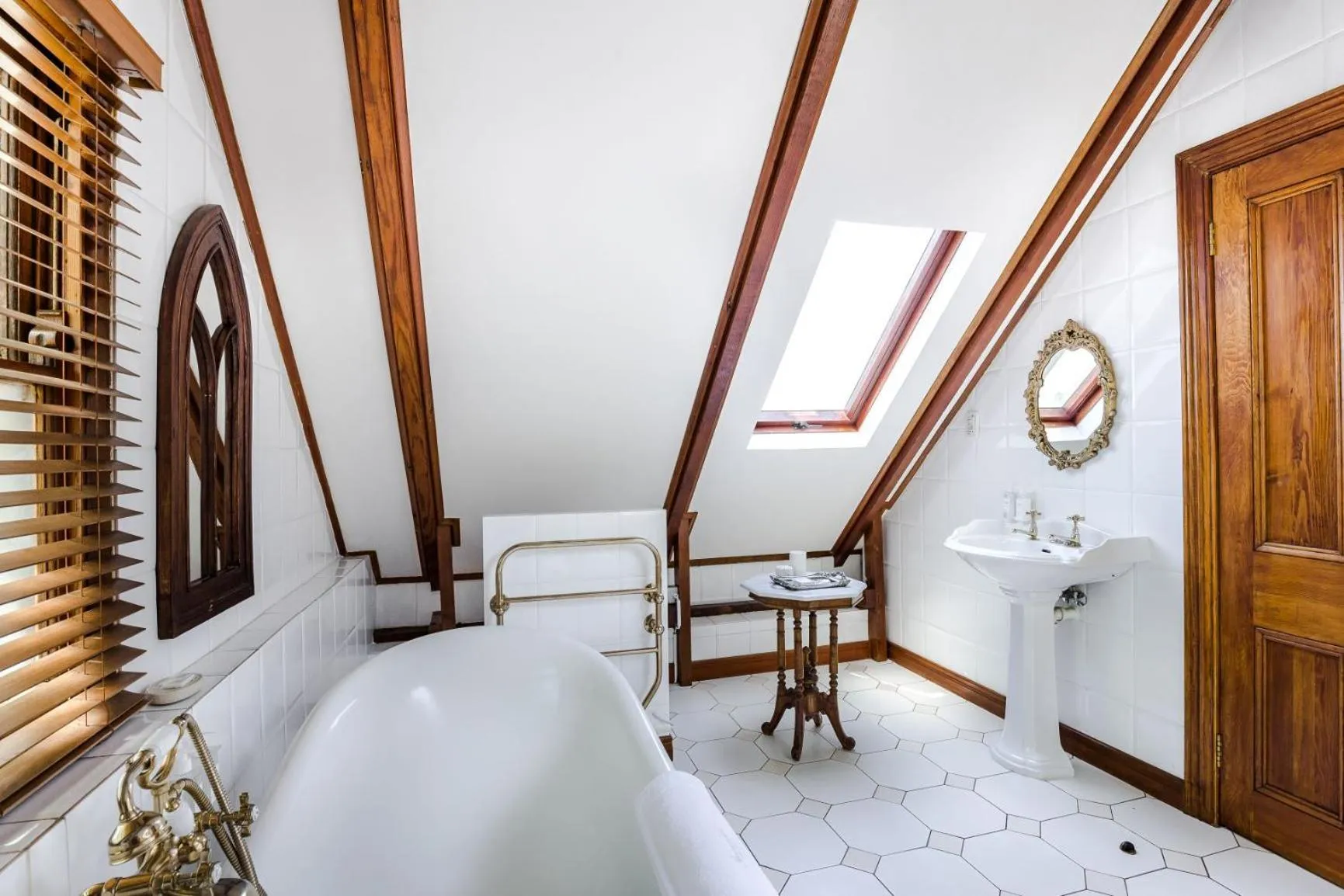 Bath, Bed in Roosenwijn Guesthouse