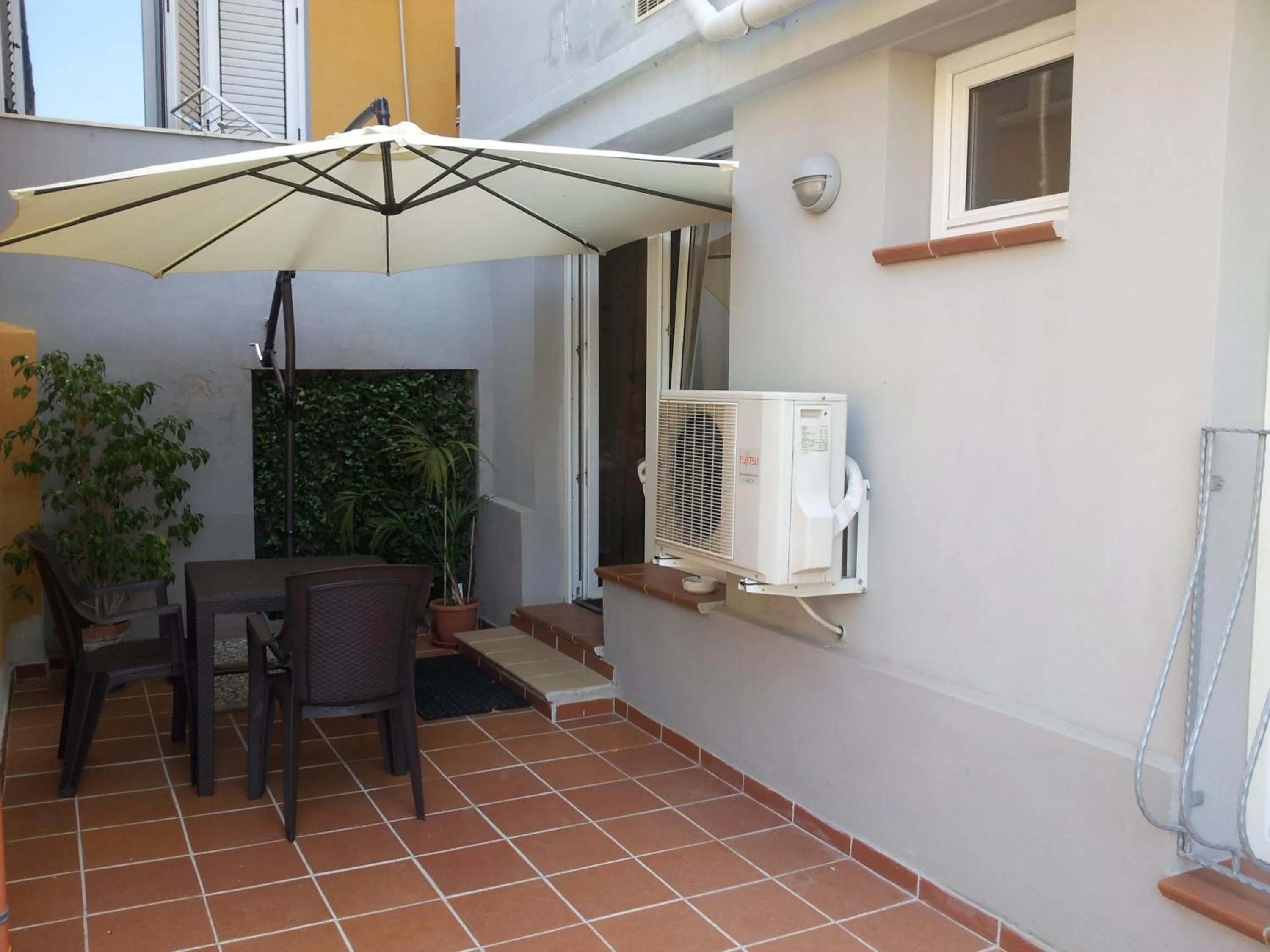 Balcony/Terrace in Lewisrooms Domo