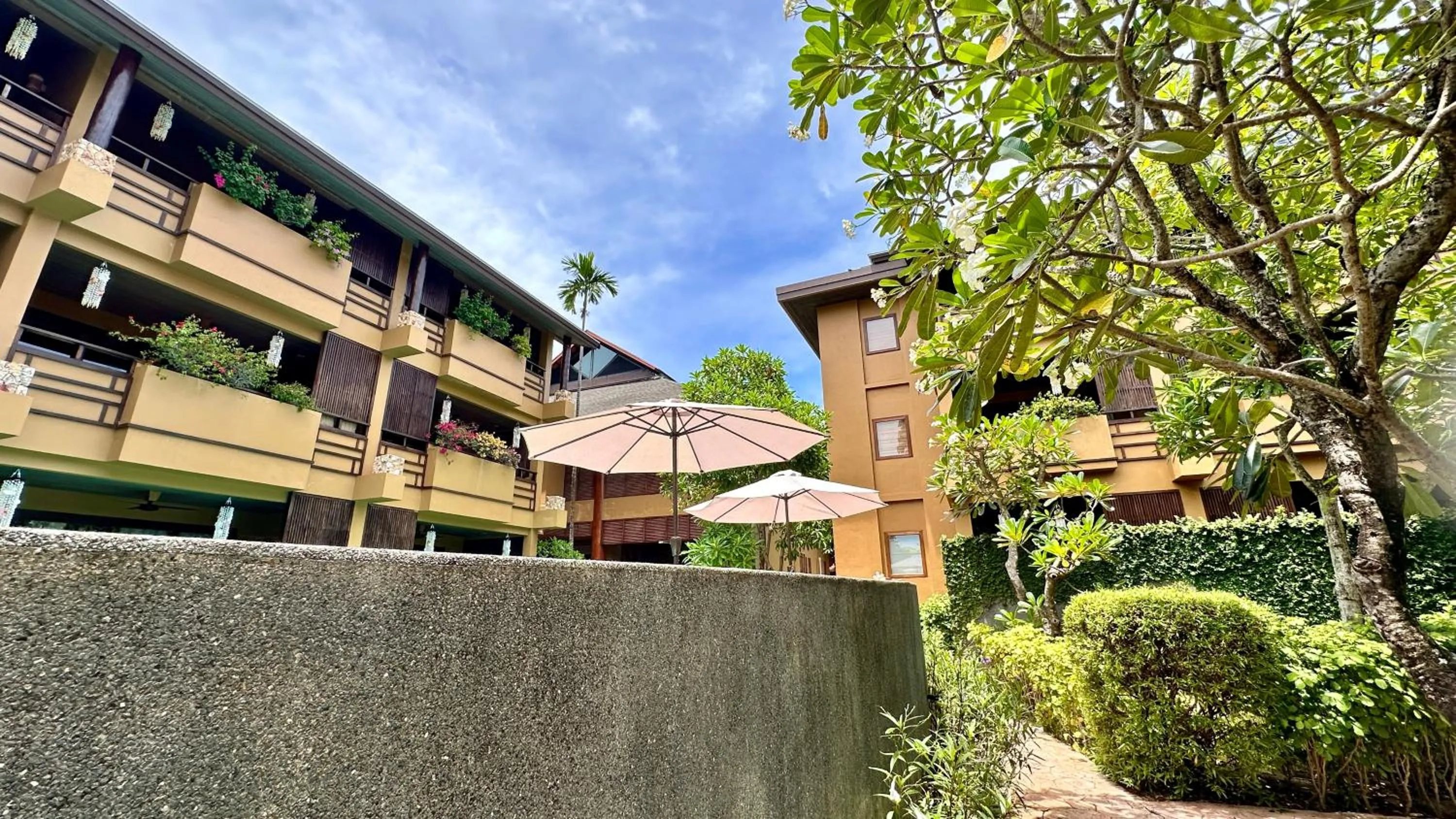 Area and facilities in Deva Beach Resort Samui