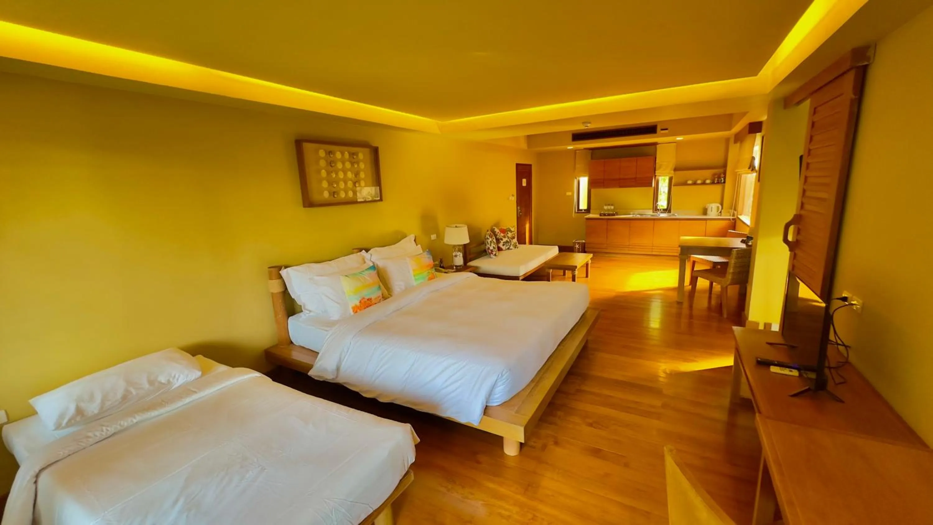Bed in Deva Beach Resort Samui