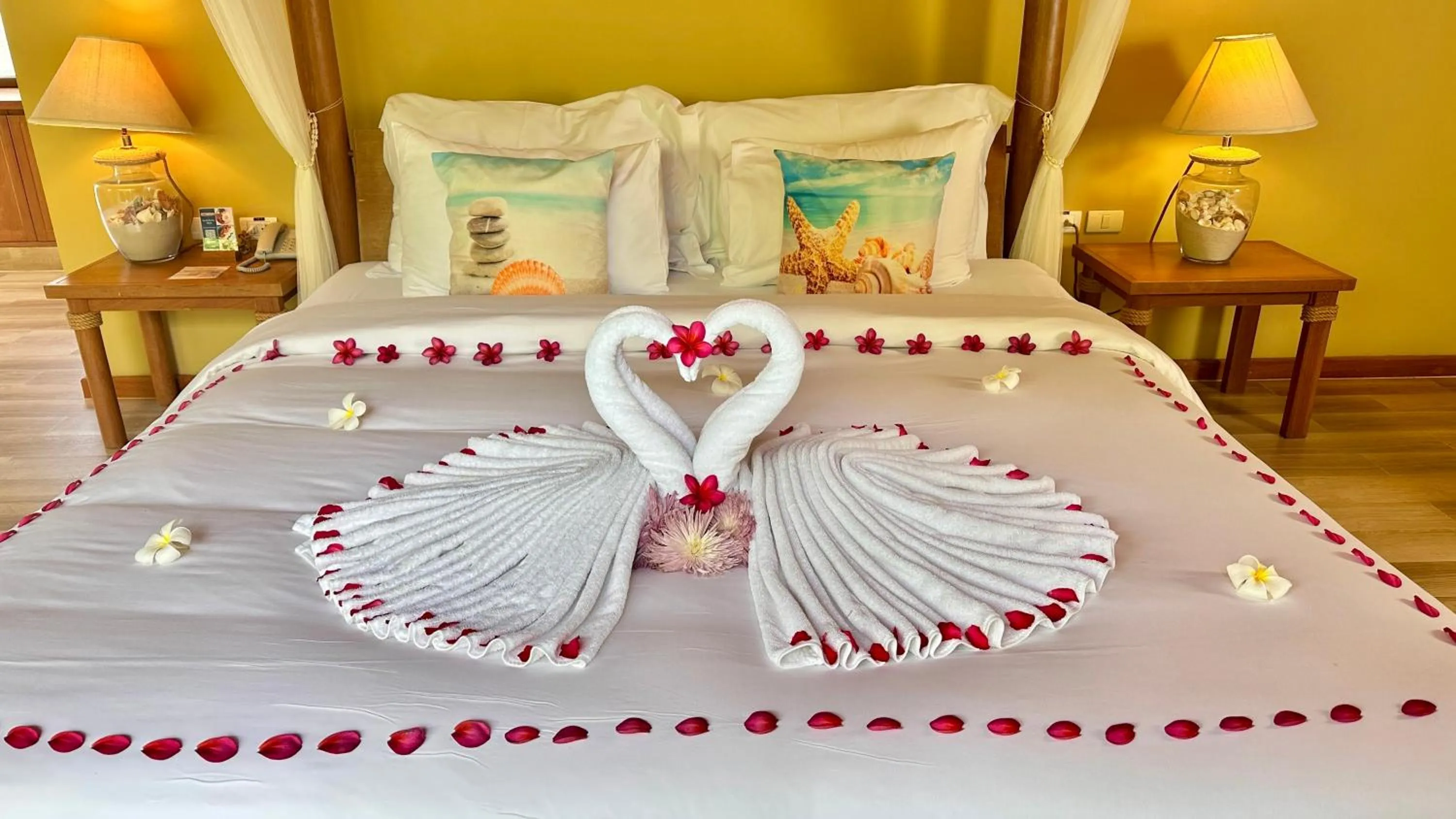 Decorative detail, Bed in Deva Beach Resort Samui