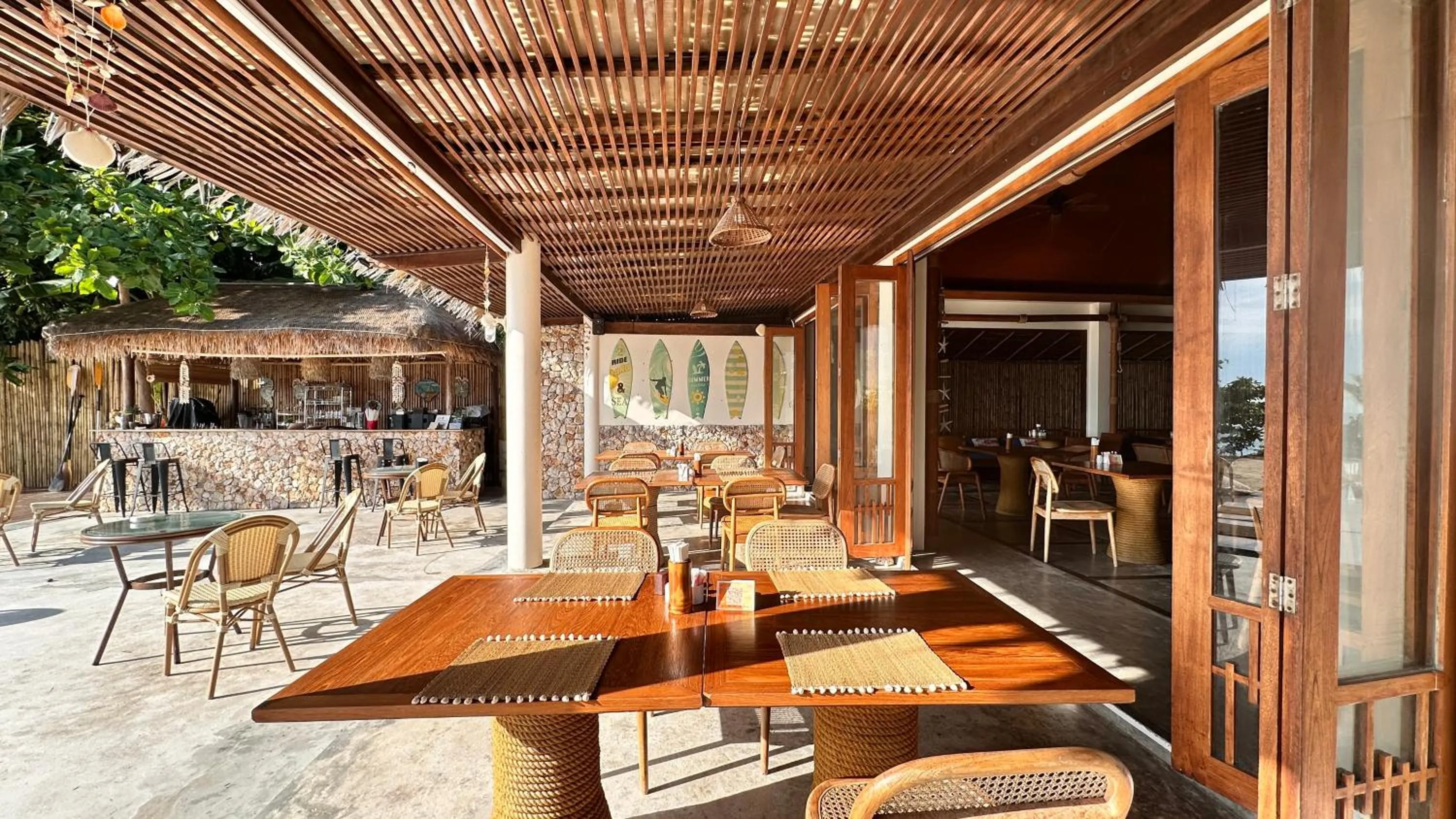 Restaurant/places to eat in Deva Beach Resort Samui