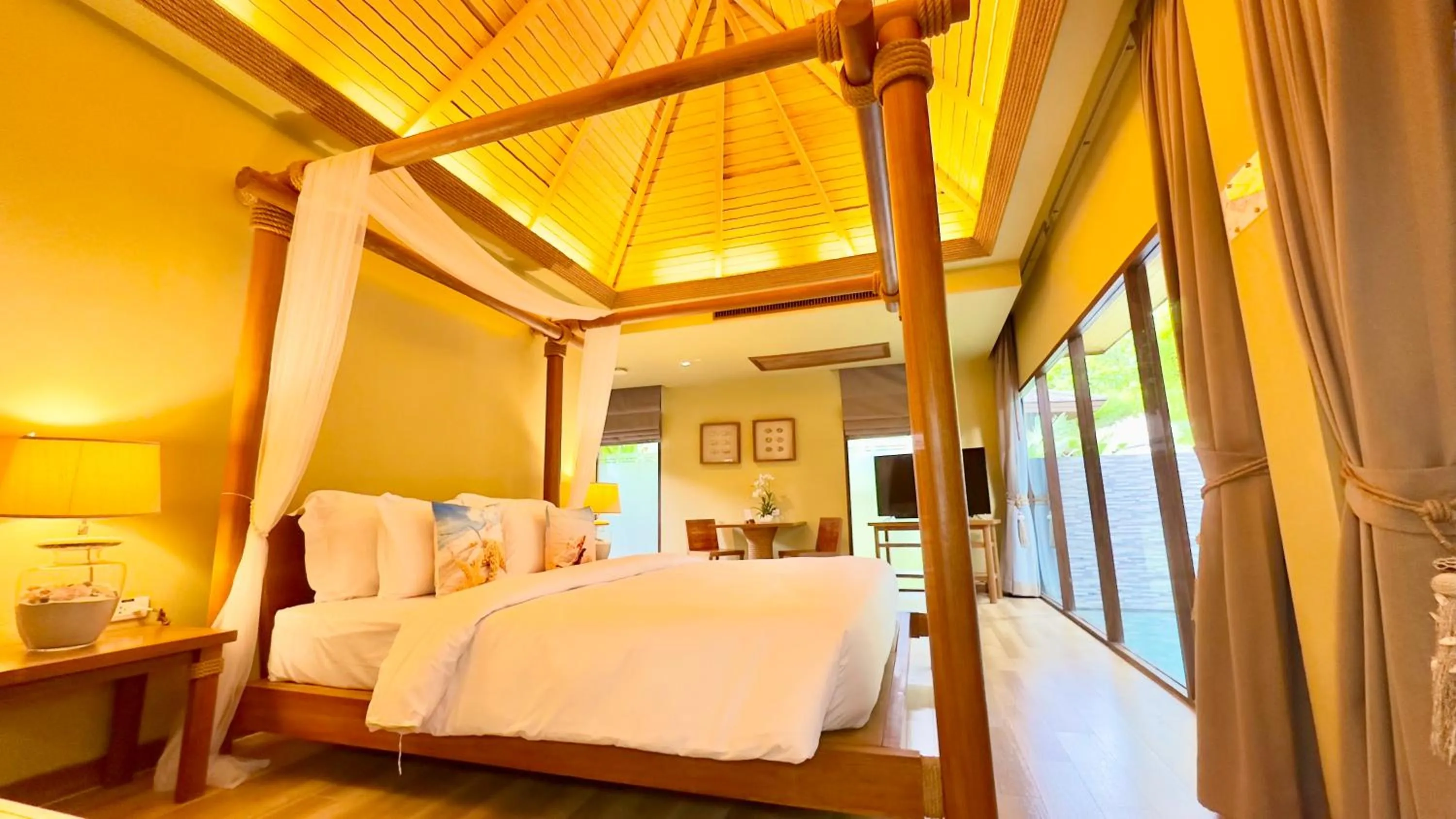 Bed in Deva Beach Resort Samui