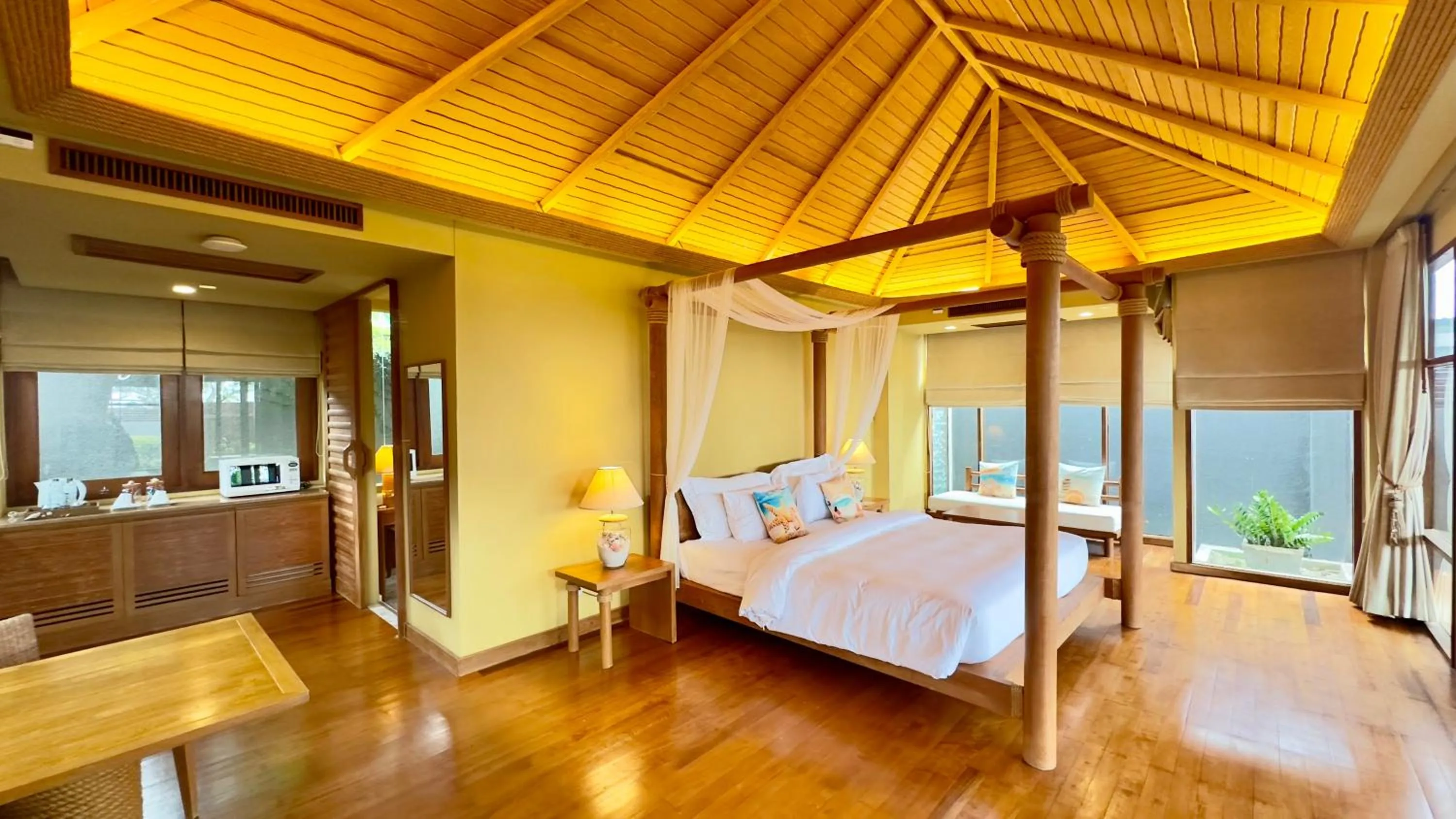 Bed in Deva Beach Resort Samui
