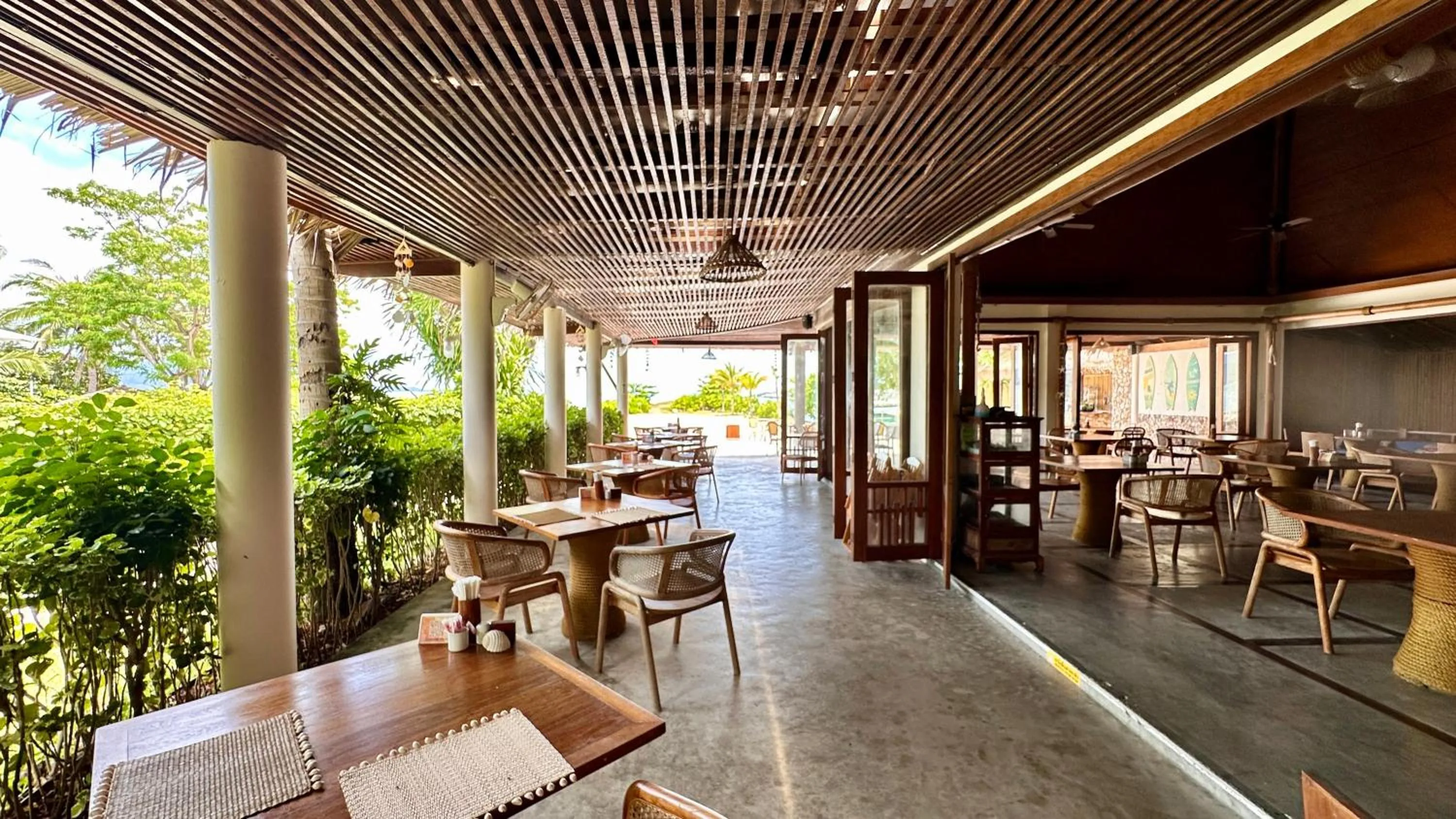 Restaurant/places to eat in Deva Beach Resort Samui
