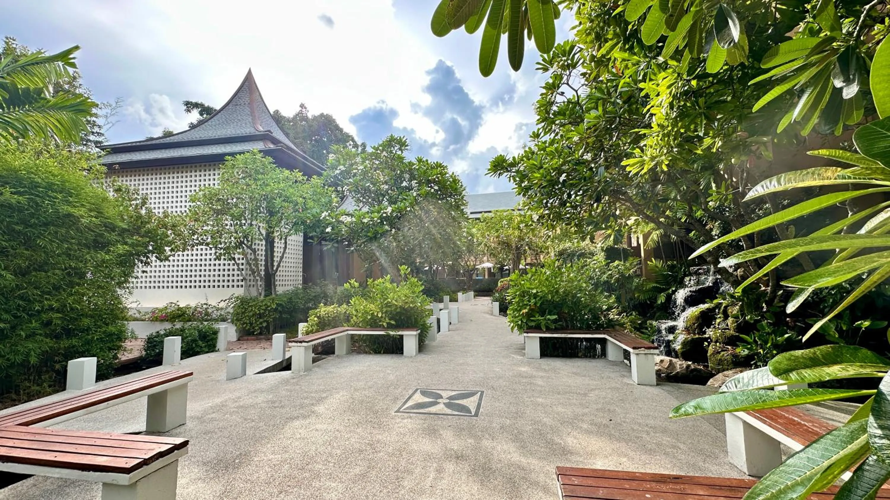 Area and facilities in Deva Beach Resort Samui