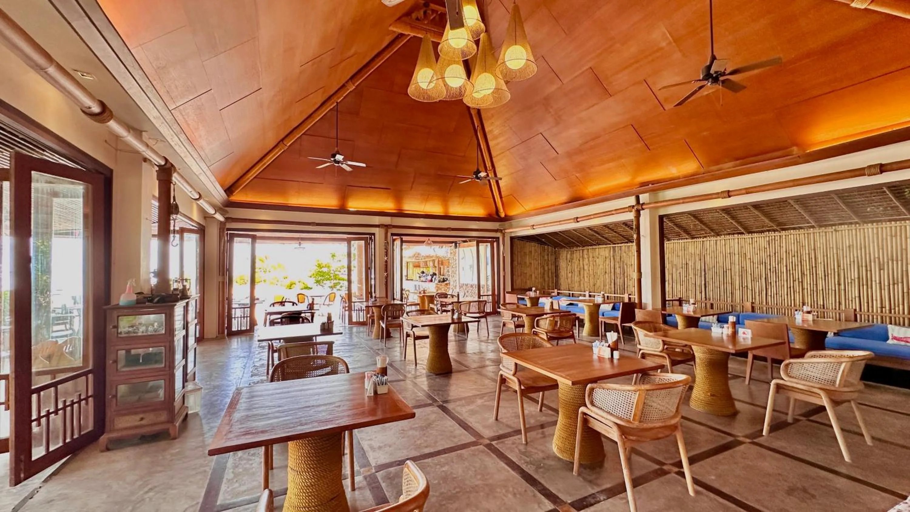 Restaurant/places to eat in Deva Beach Resort Samui