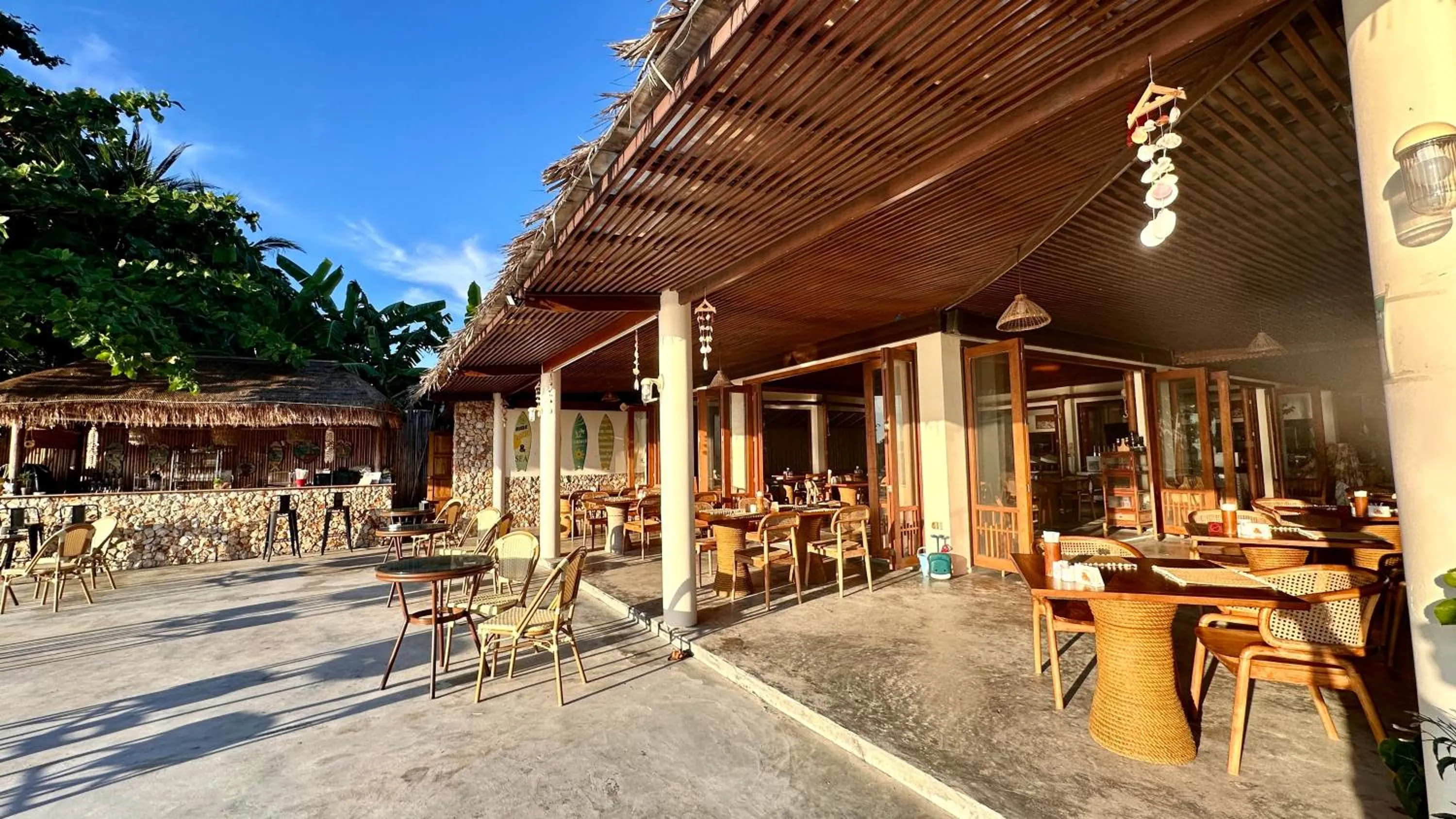 Restaurant/places to eat in Deva Beach Resort Samui
