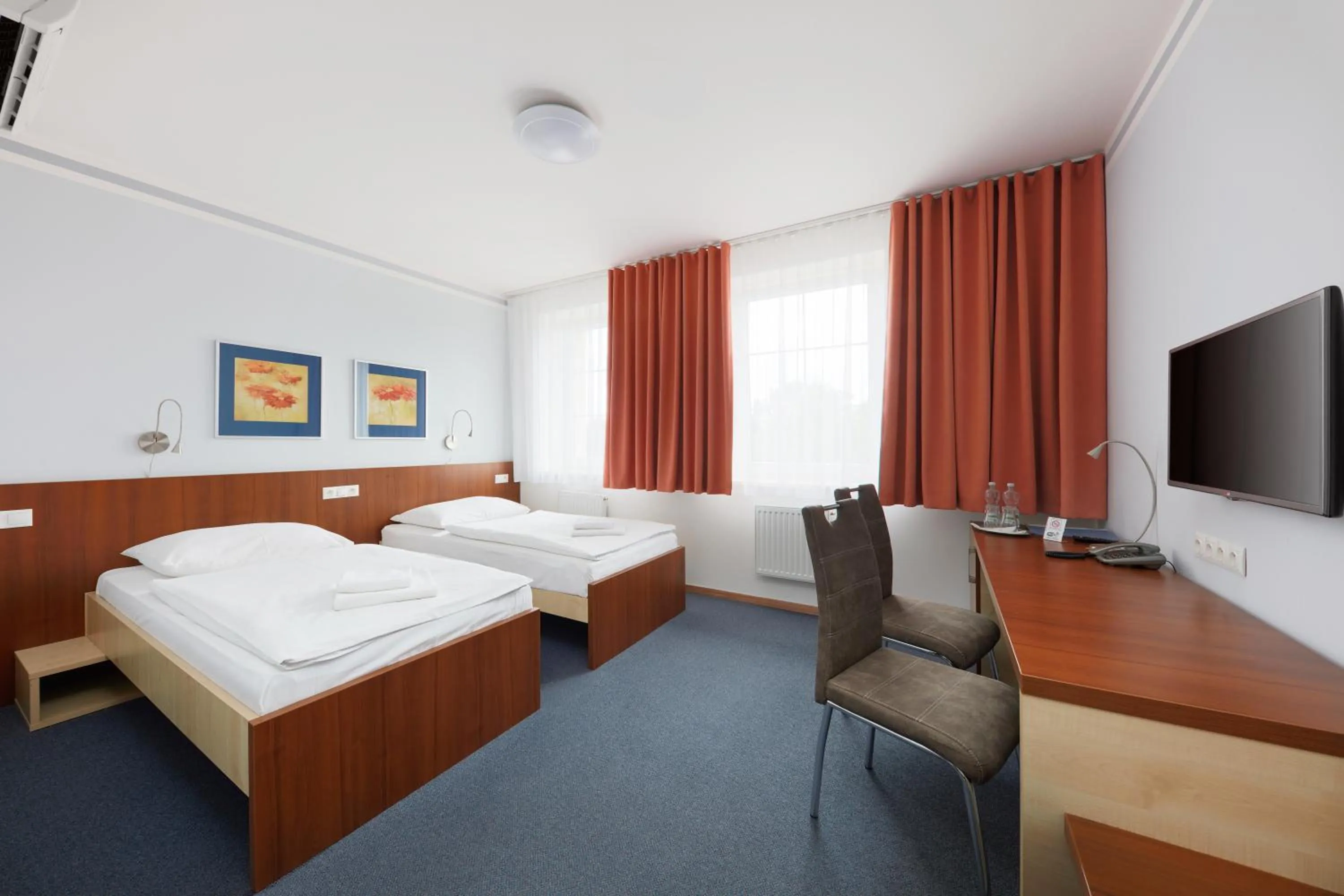 Bed in Hotel Nikolas