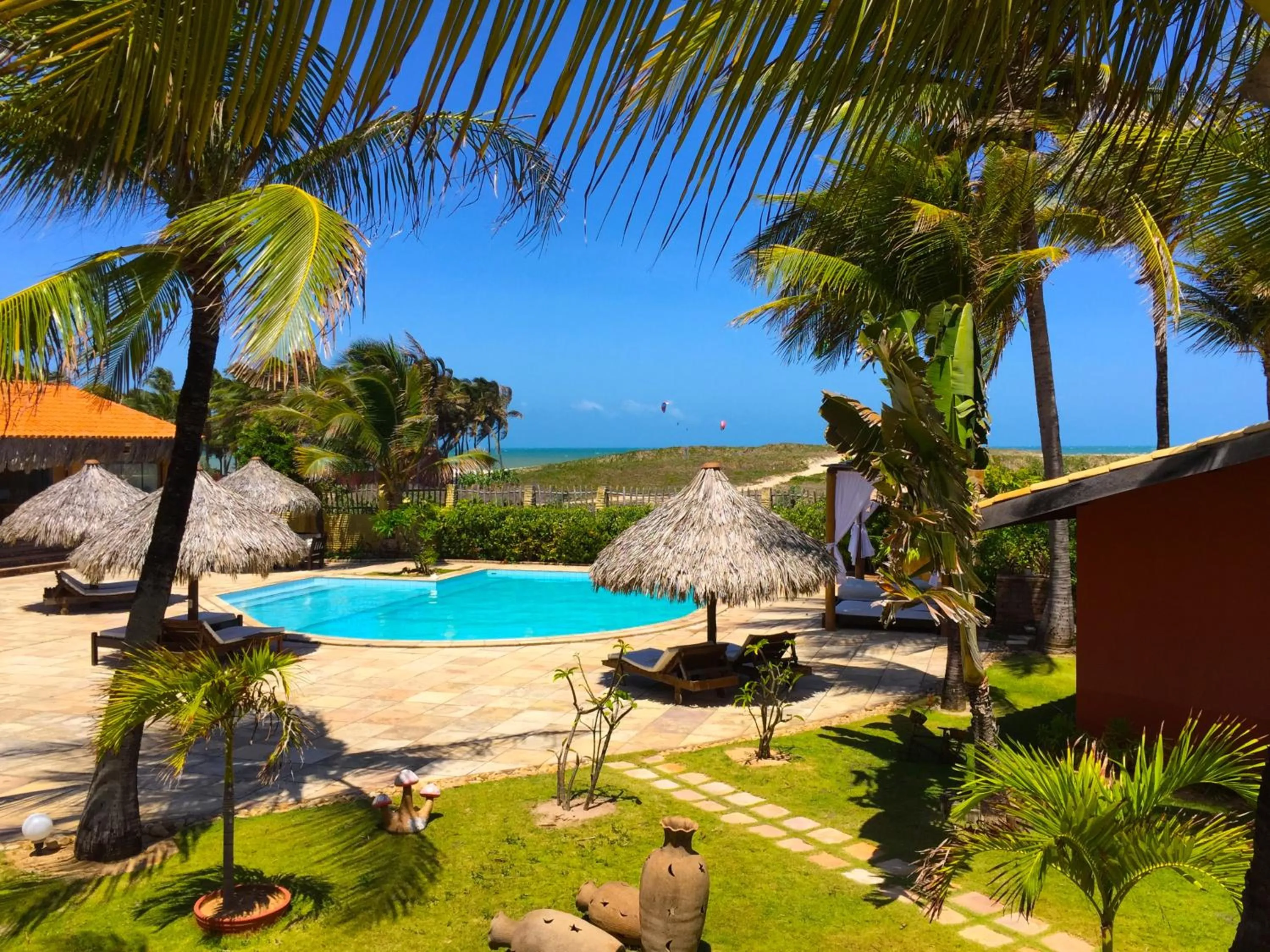 Swimming pool in Hotel Pousada Beleza das Ondas