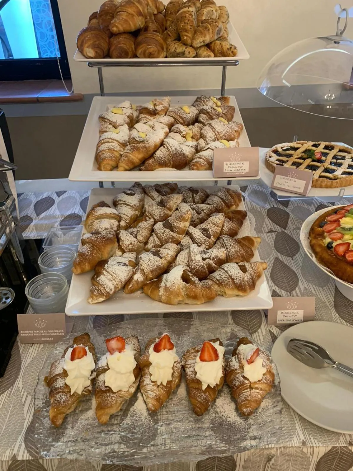 Breakfast in Hotel Villa Paola