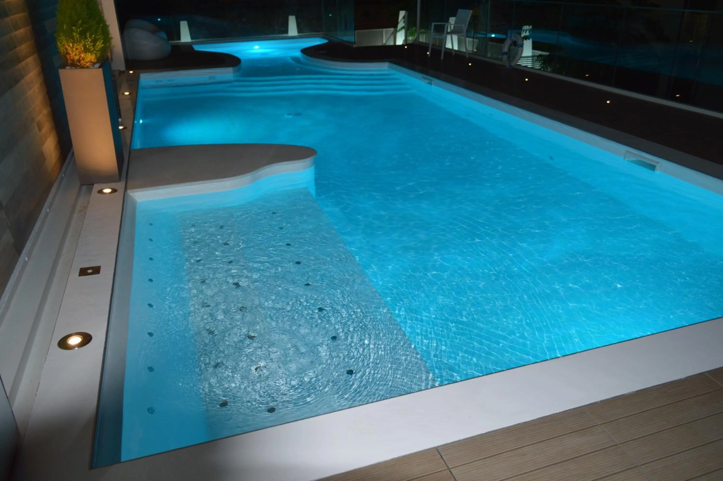 Swimming pool in Hotel Villa Paola