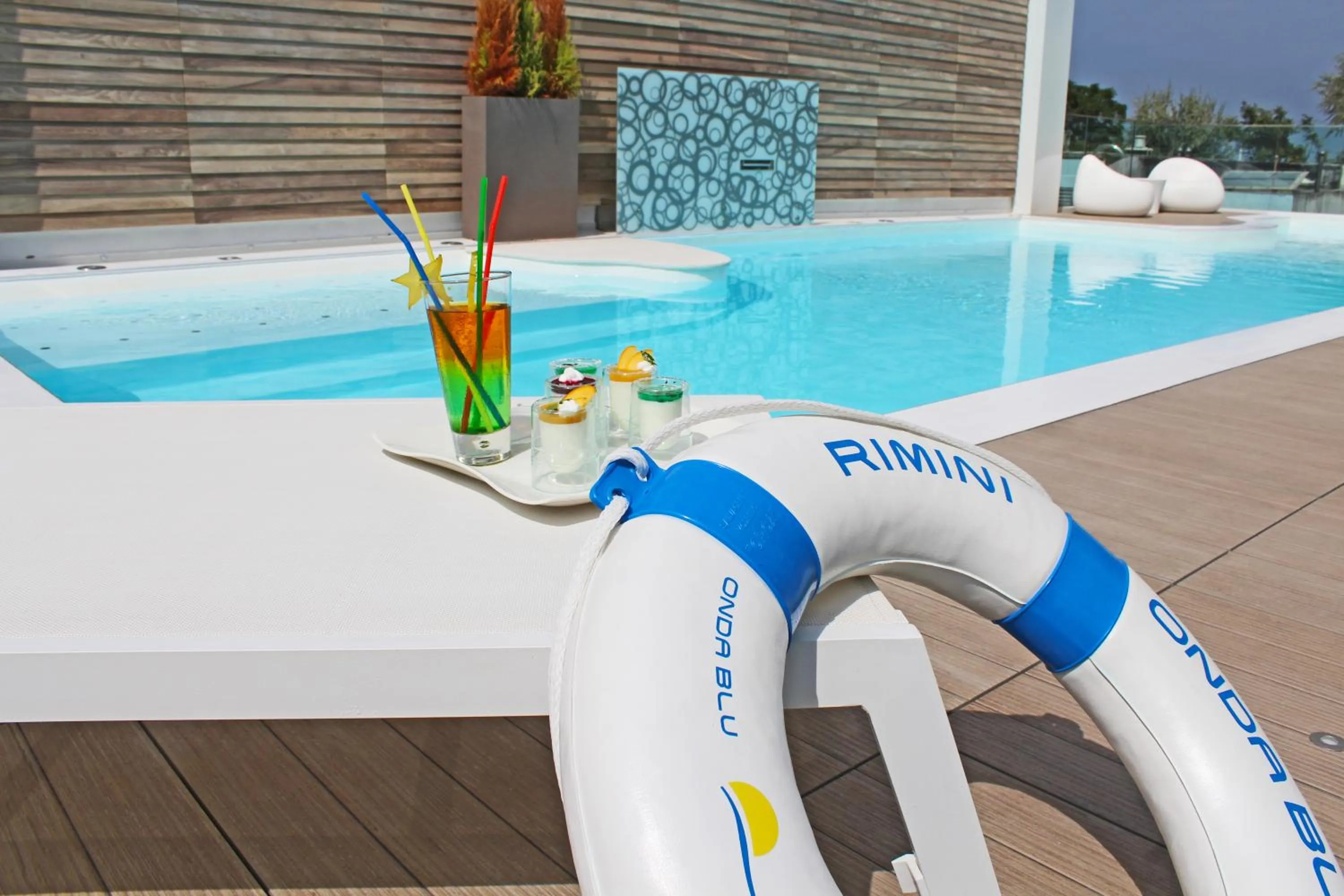 Swimming pool in Hotel Villa Paola