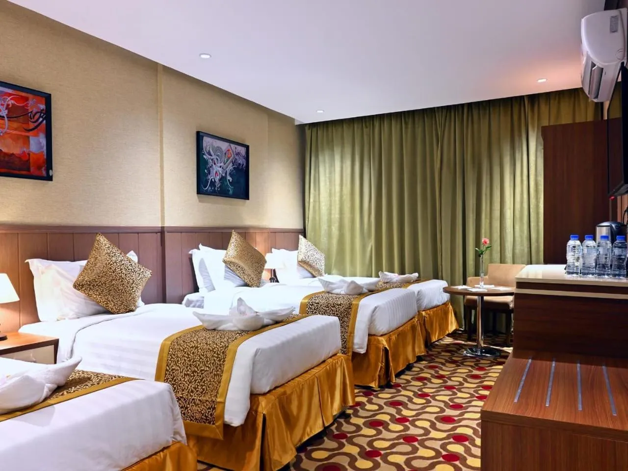 Photo of the whole room, Bed in Batoul Ajyad Hotel