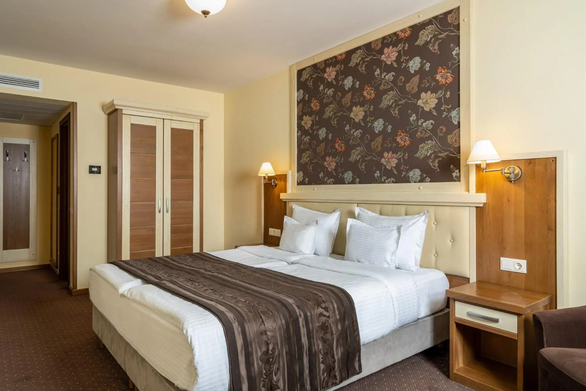 Photo of the whole room, Bed in Hotel Leul de Aur