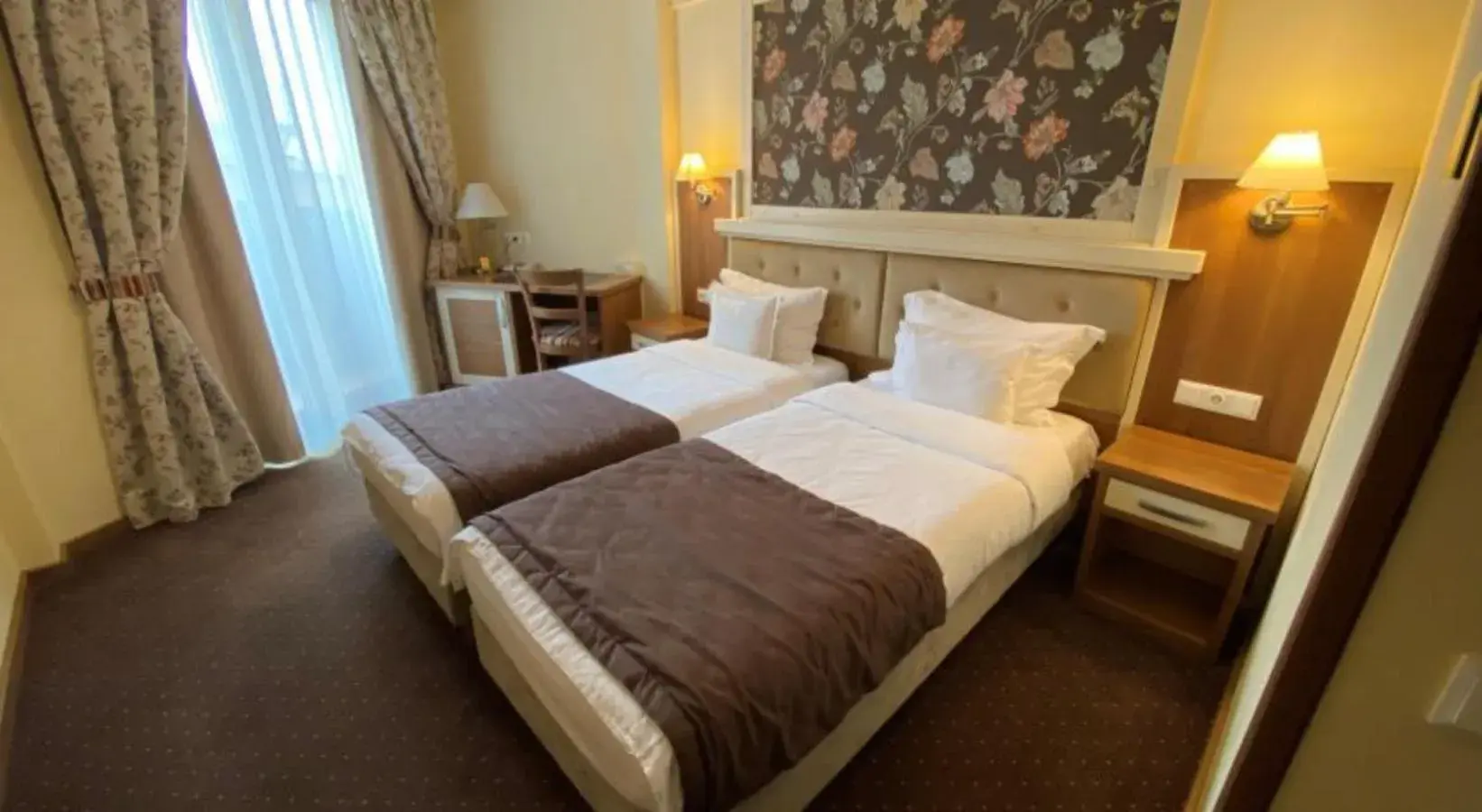 Twin Room 4* - single occupancy in Hotel Leul de Aur Twin Room 4* - single occupancy in Hotel Leul de Aur