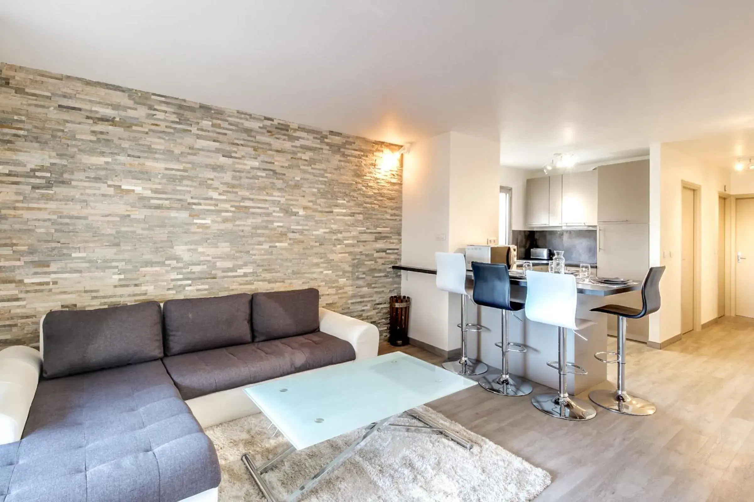 IMMOGROOM- Renovated - Wifi - Close to everything IMMOGROOM- Renovated - Wifi - Close to everything