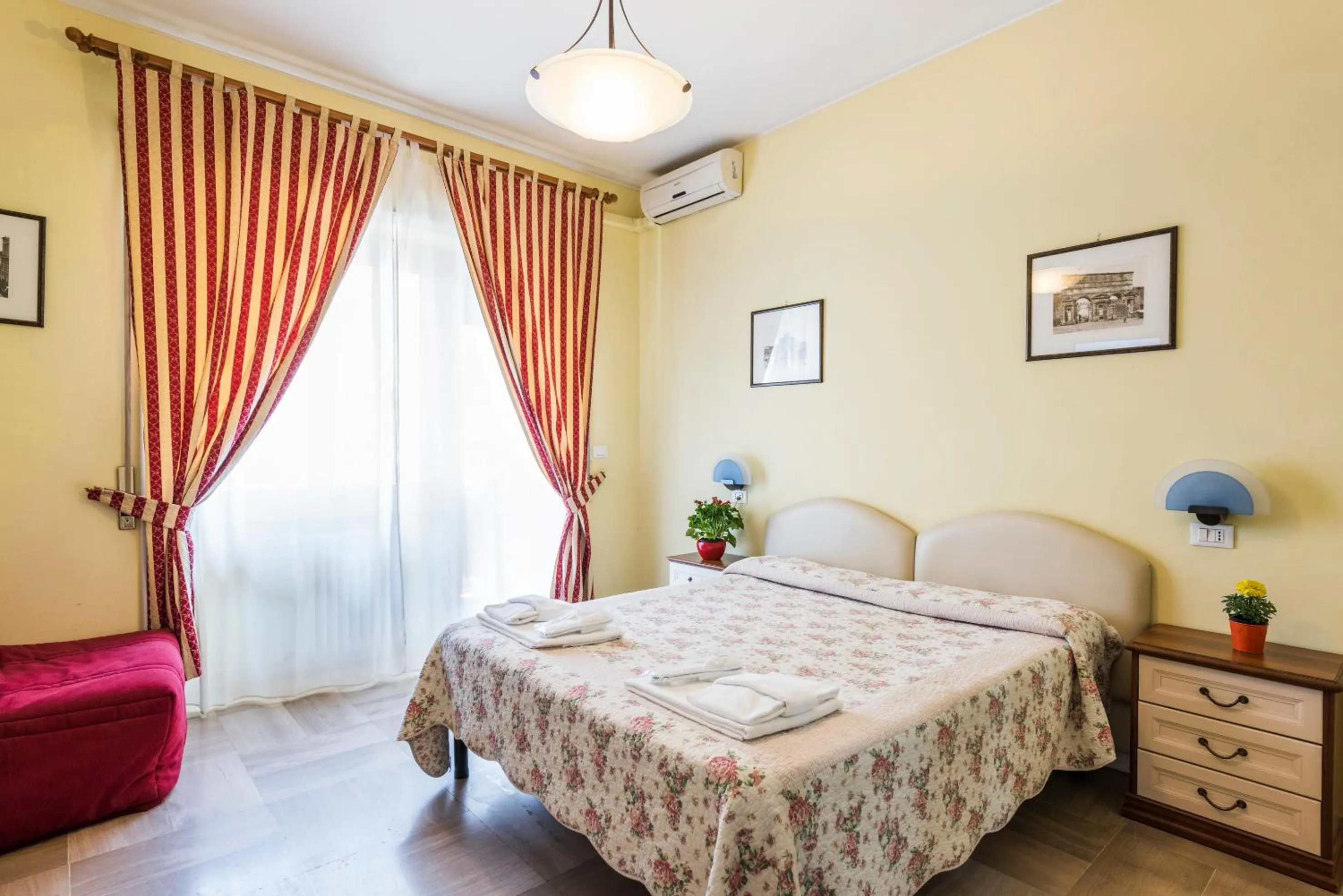 Photo of the whole room, Bed in Ai Musei Vaticani BB