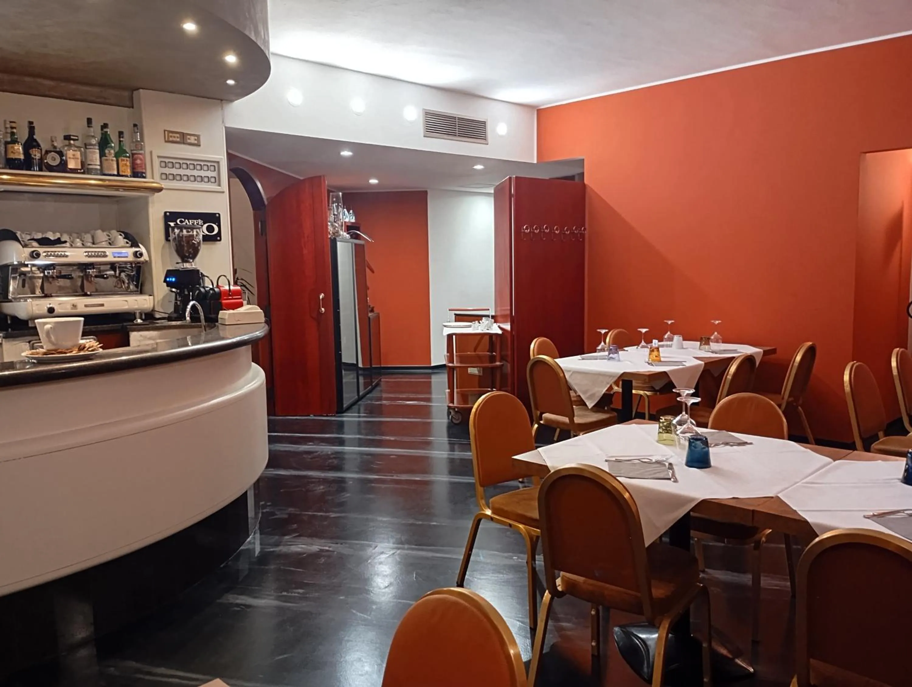 Restaurant/places to eat in Il Leone D'Oro
