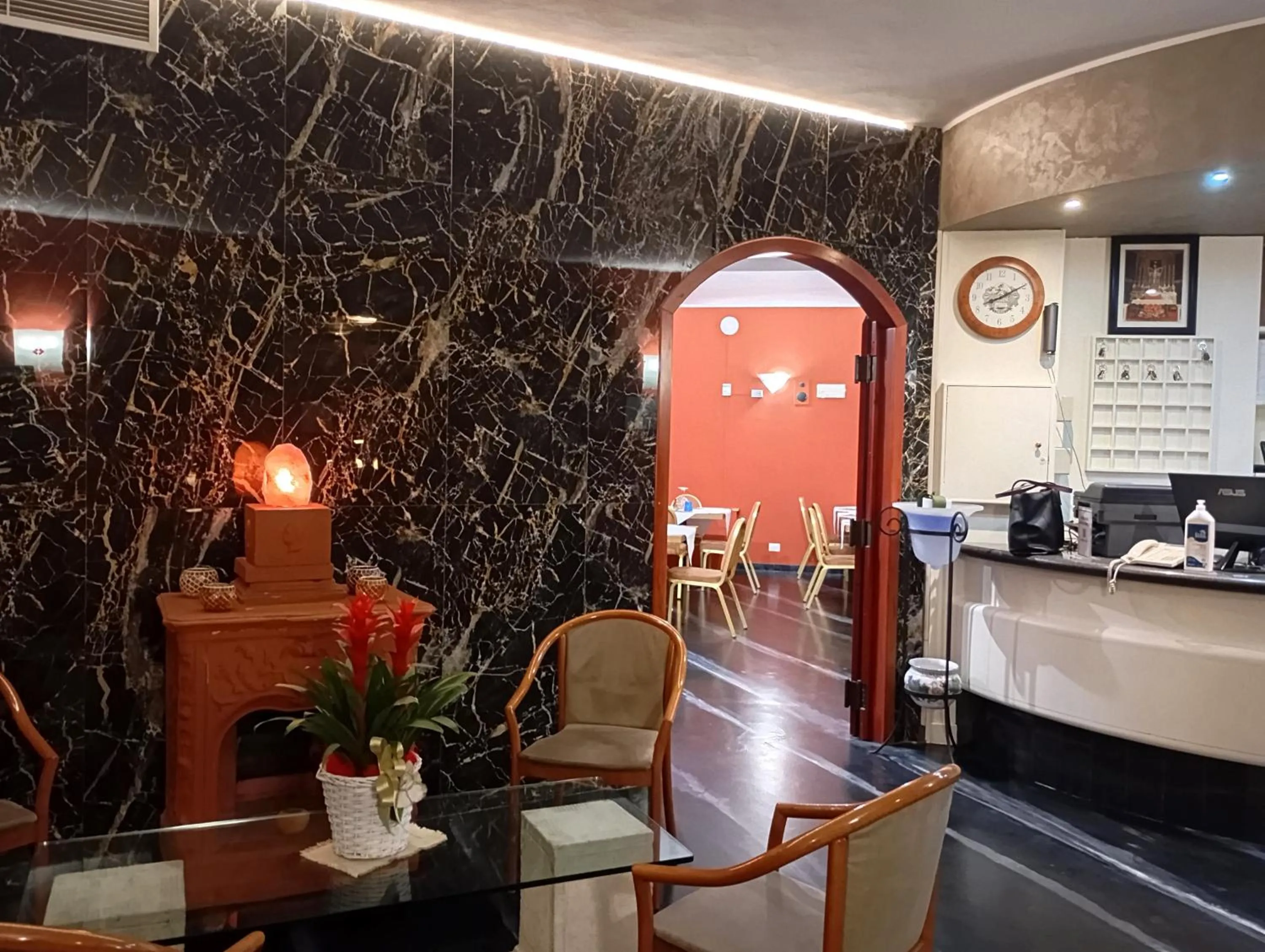 Lobby or reception in Il Leone D'Oro