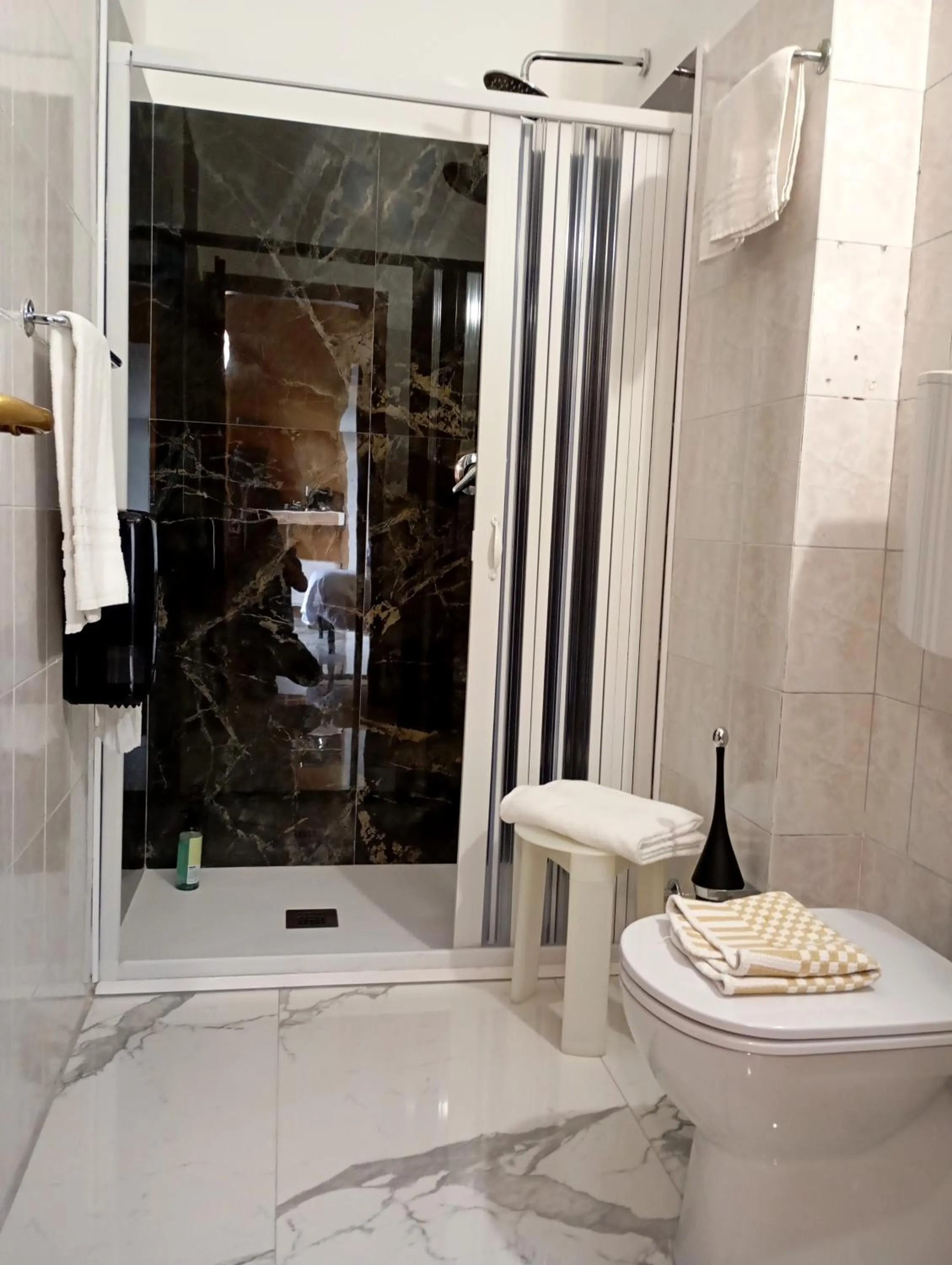 Shower in Il Leone D'Oro