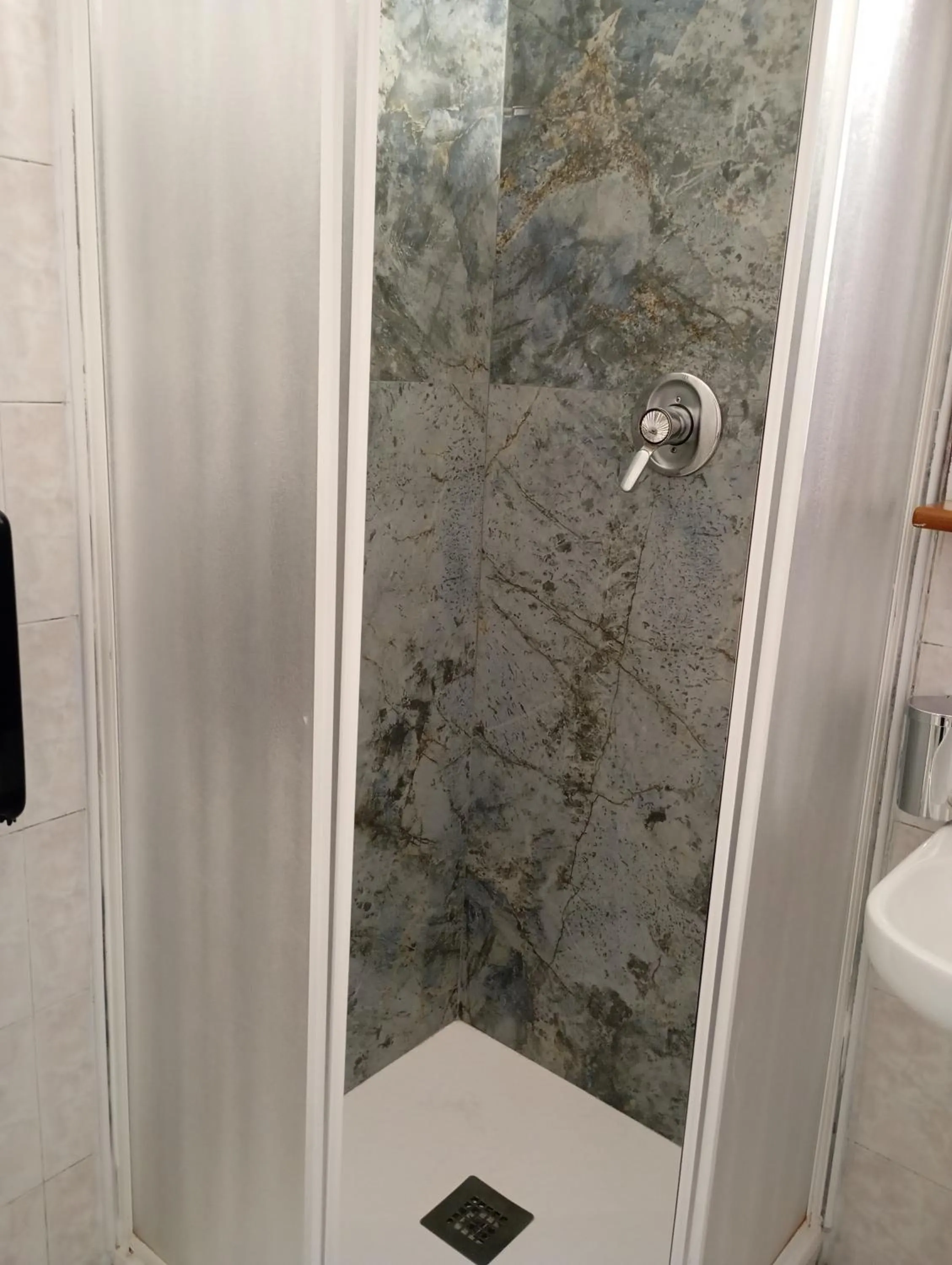 Shower in Il Leone D'Oro