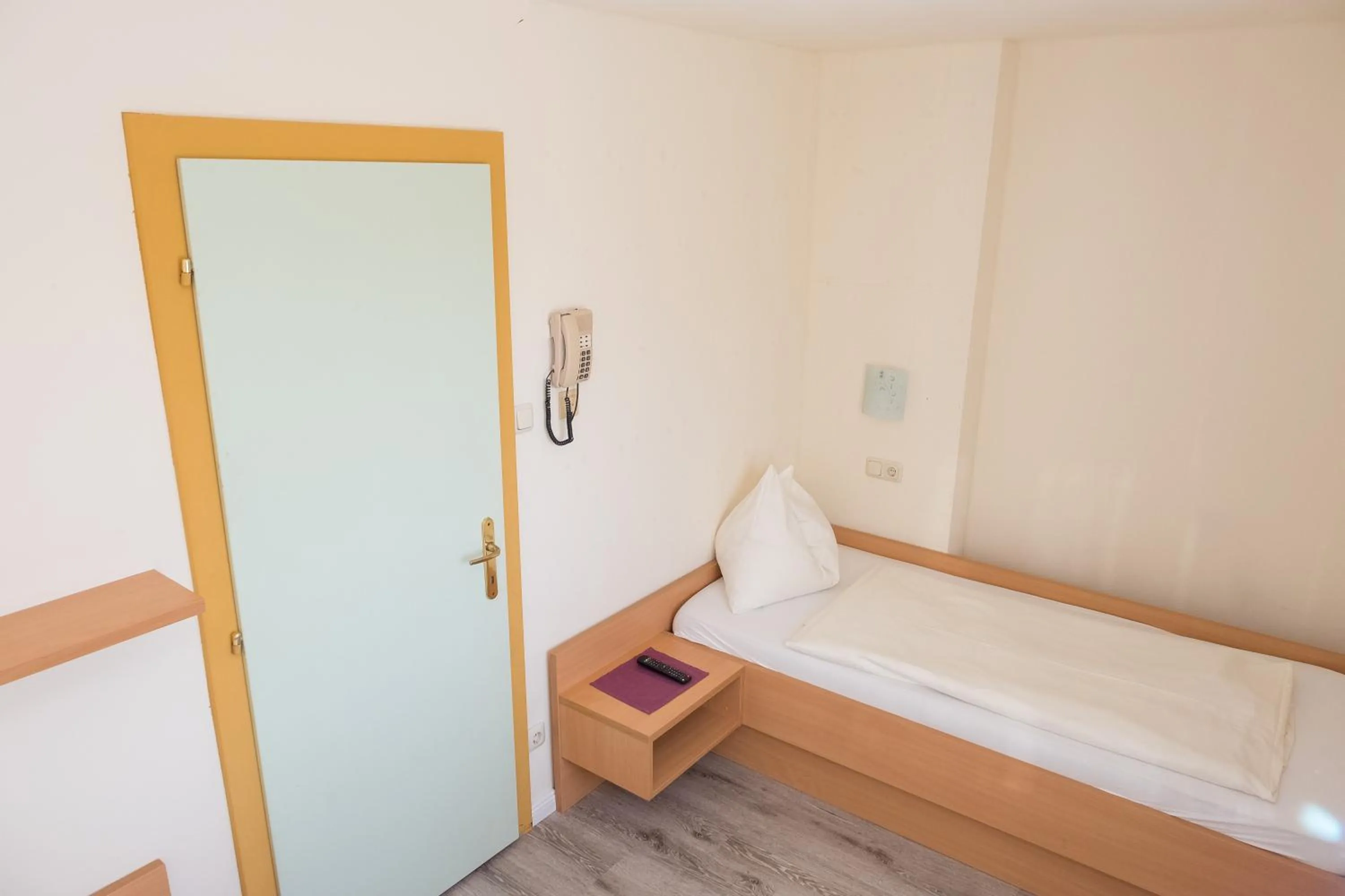 Decorative detail, Bed in ROSSLWIRT-Rast