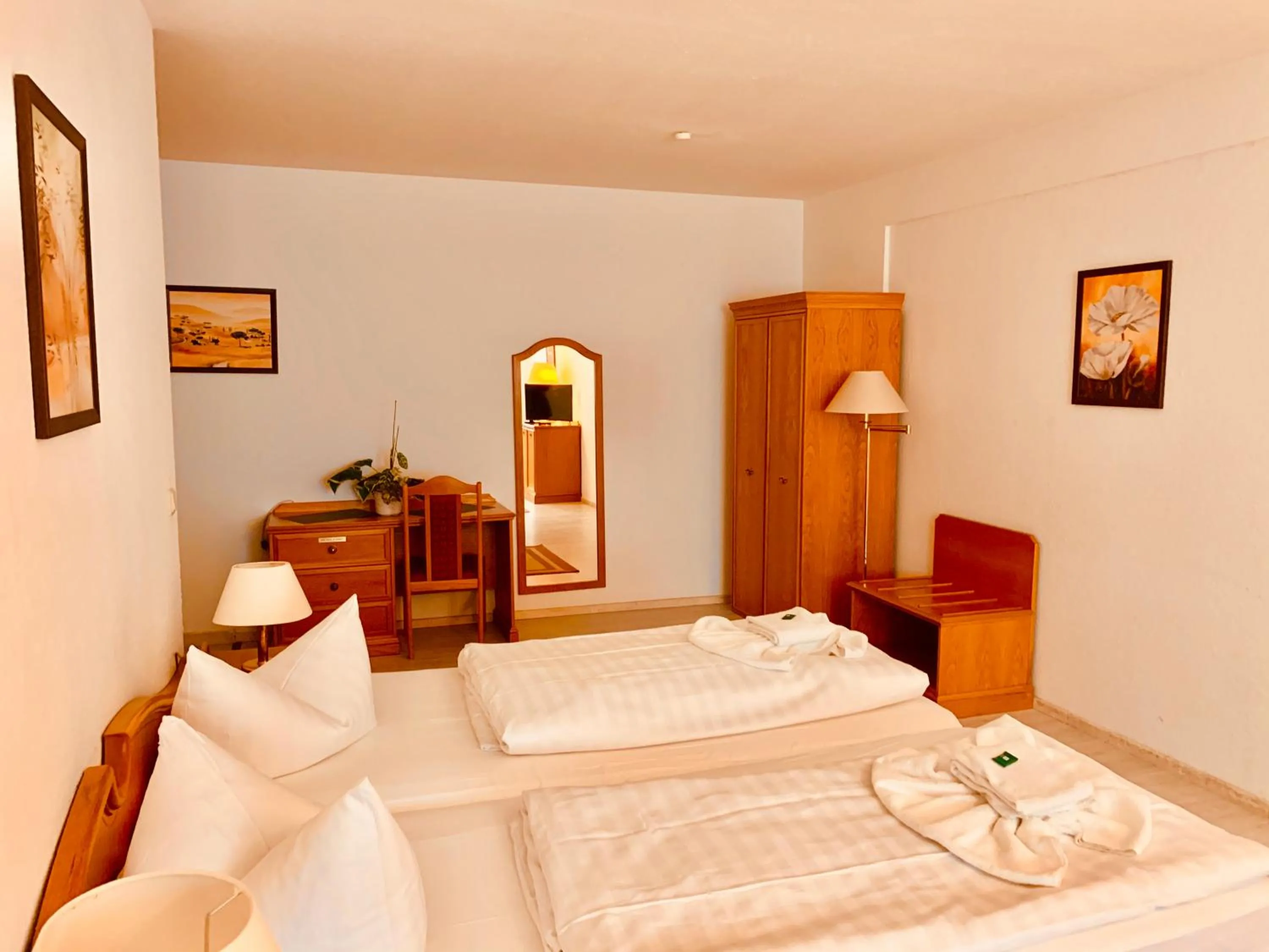 Photo of the whole room, Bed in Hotel Zum Strand