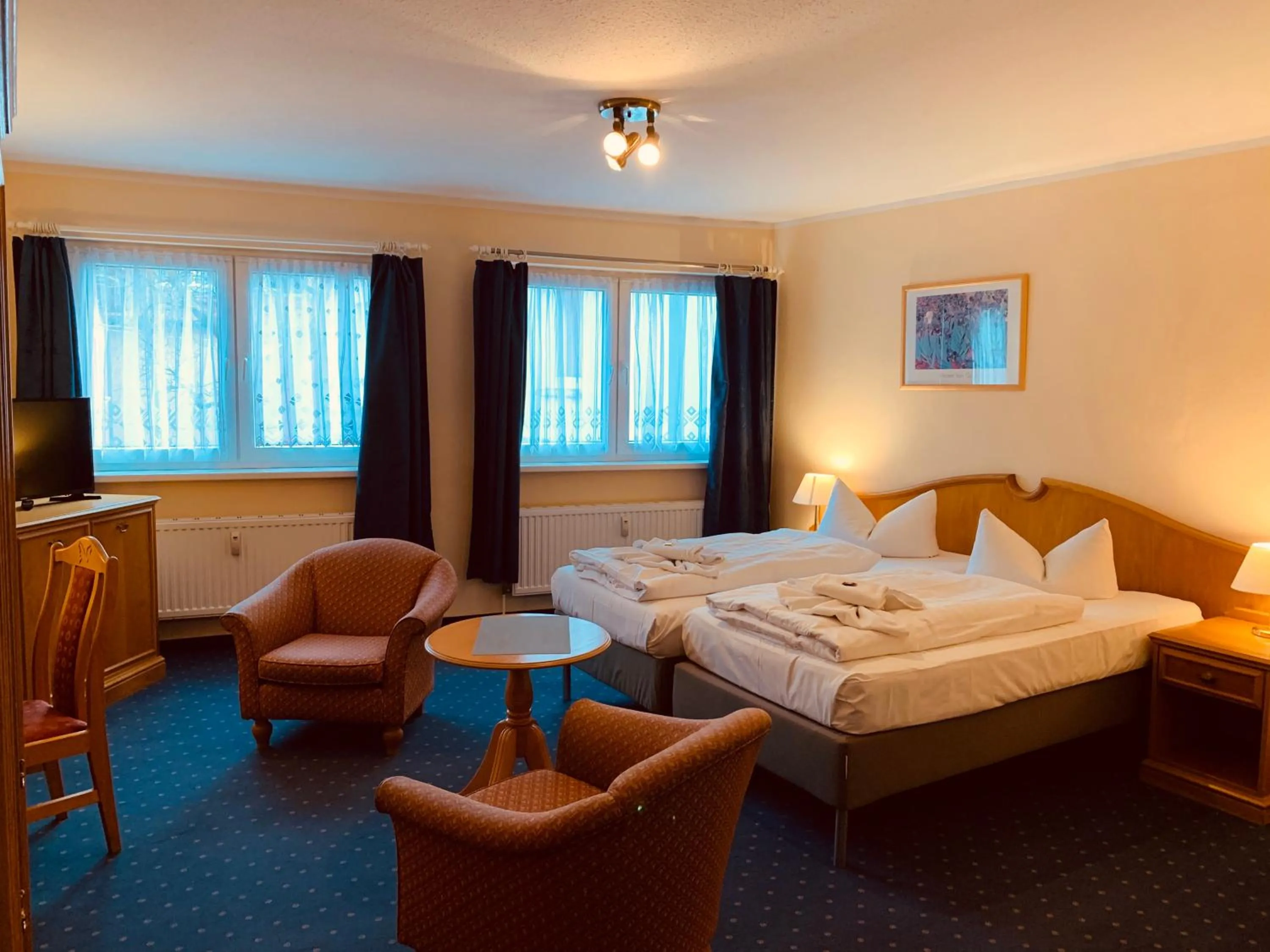 Photo of the whole room, Bed in Hotel Zum Strand
