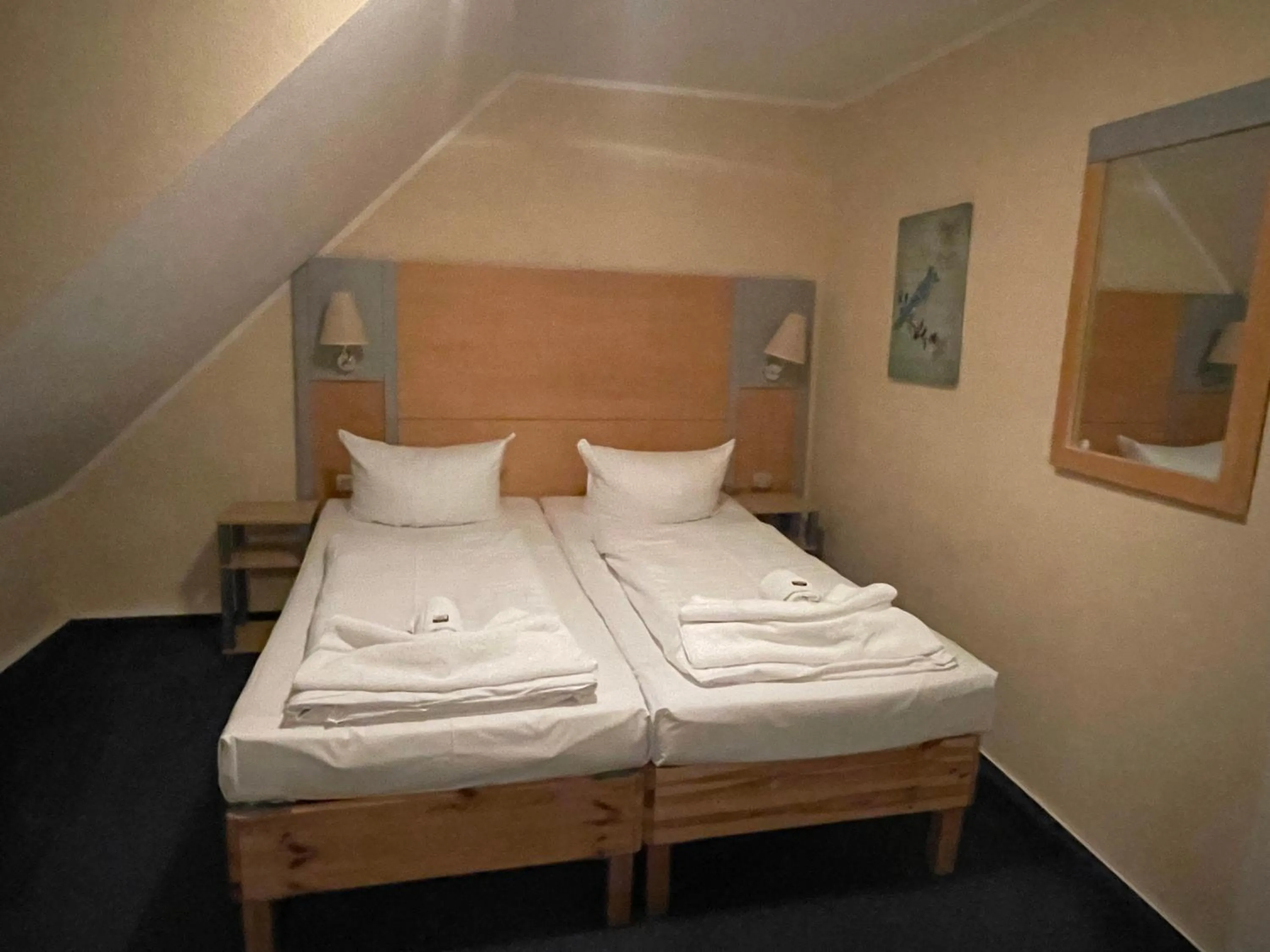 Bedroom, Bed in Hotel Zum Strand
