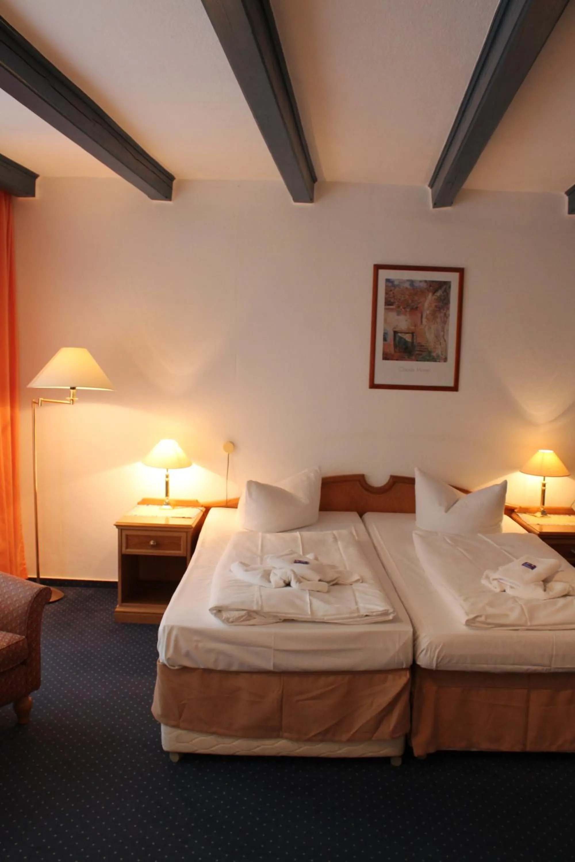Photo of the whole room, Bed in Hotel Zum Strand